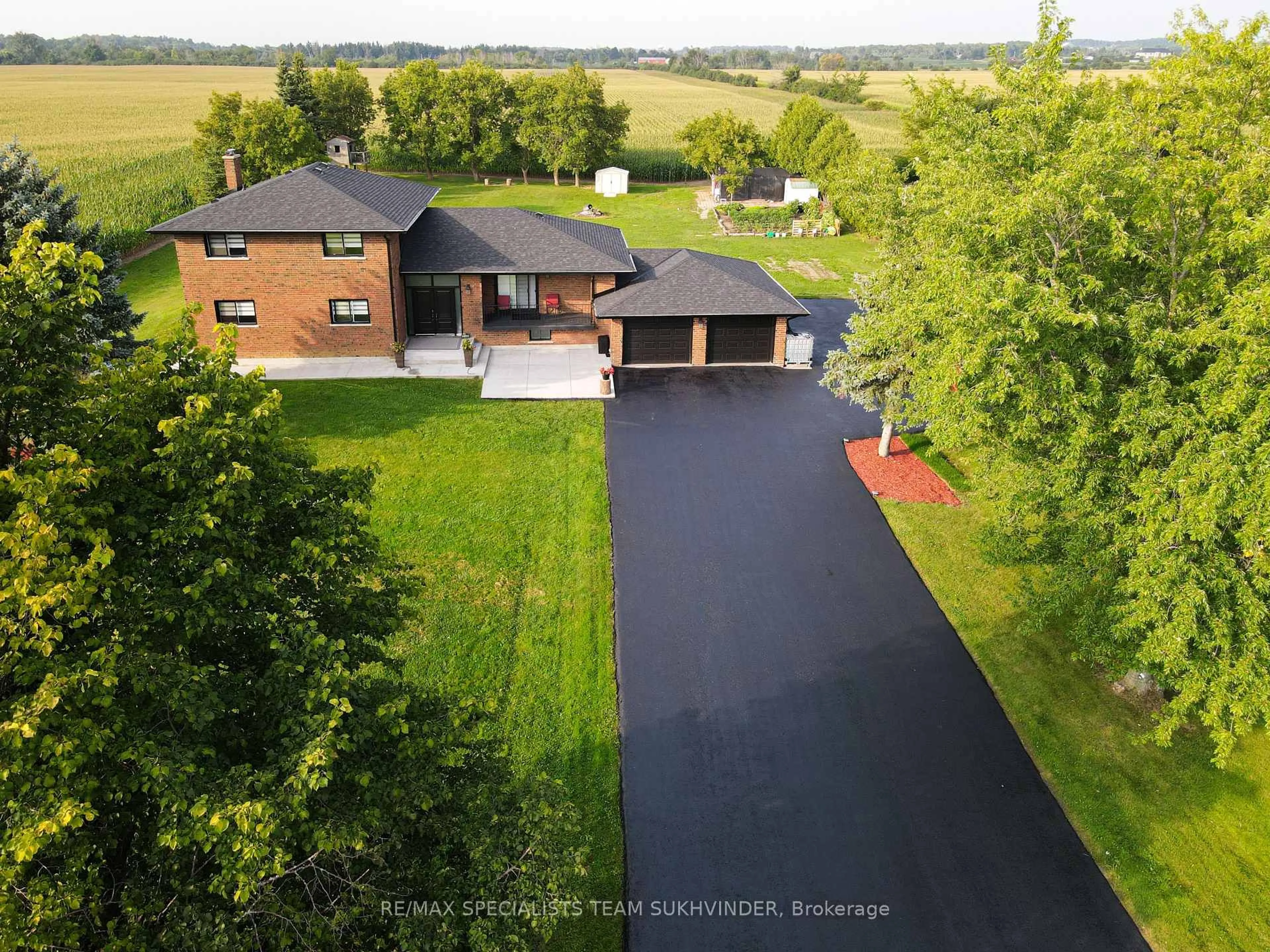 A pic from outside/outdoor area/front of a property/back of a property/a pic from drone, street for 13576 Torbram Rd, Caledon Ontario L7C 2S9