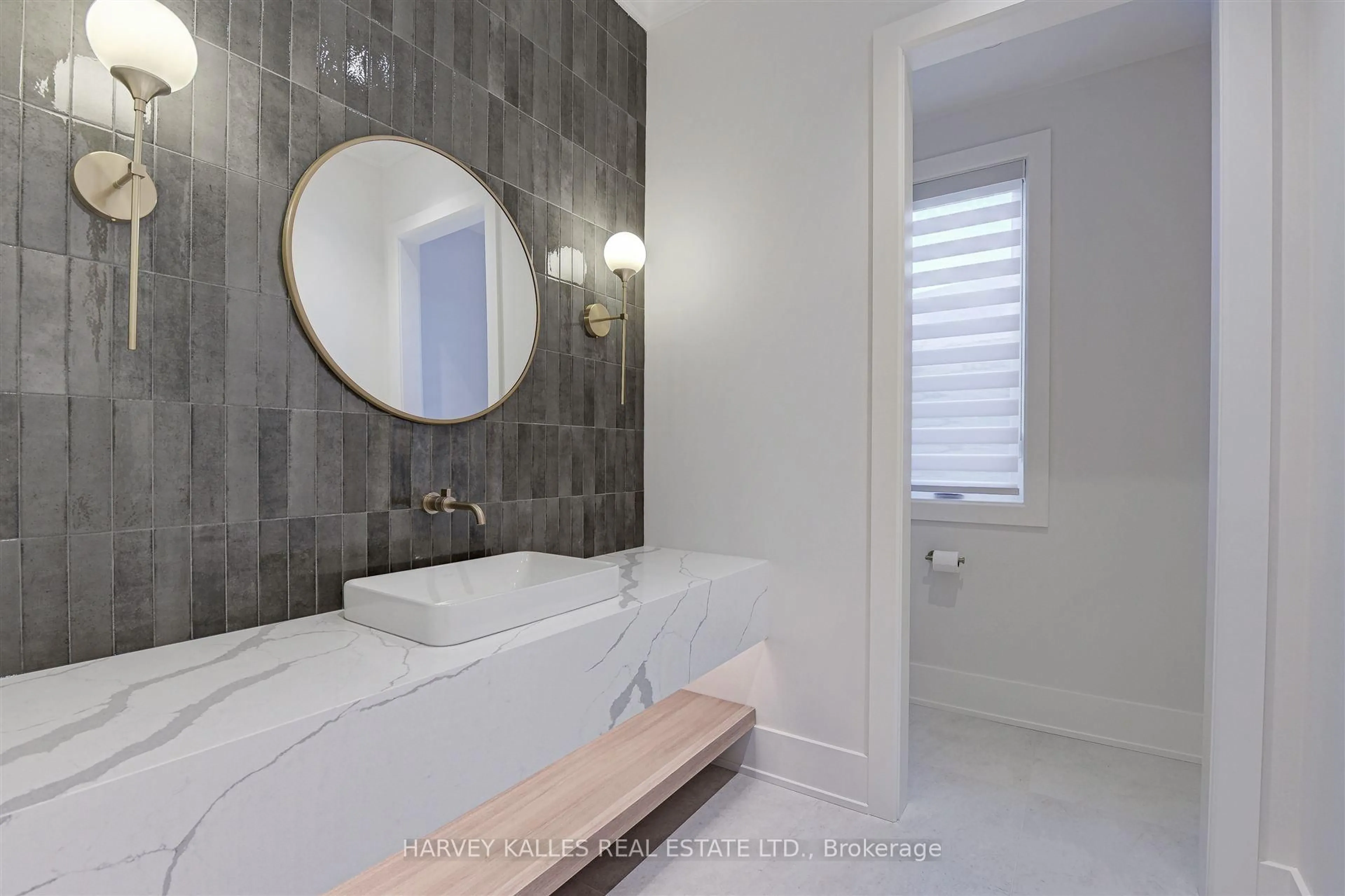 Contemporary bathroom, ceramic/tile floor for 15 Drury Lane, Toronto Ontario M9P 1P8