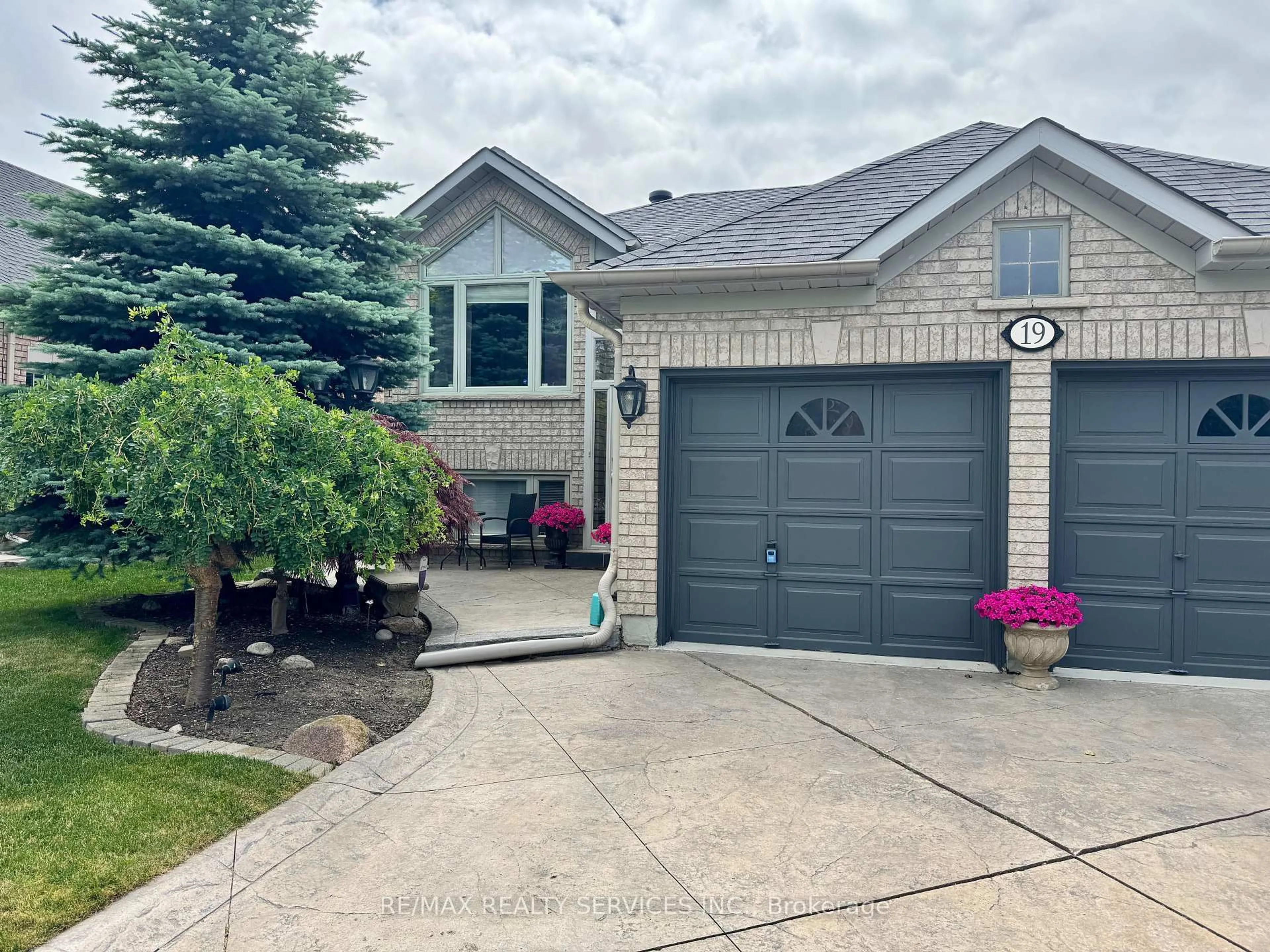 Unknown for 19 Livingston Dr, Caledon Ontario L7C 1A1