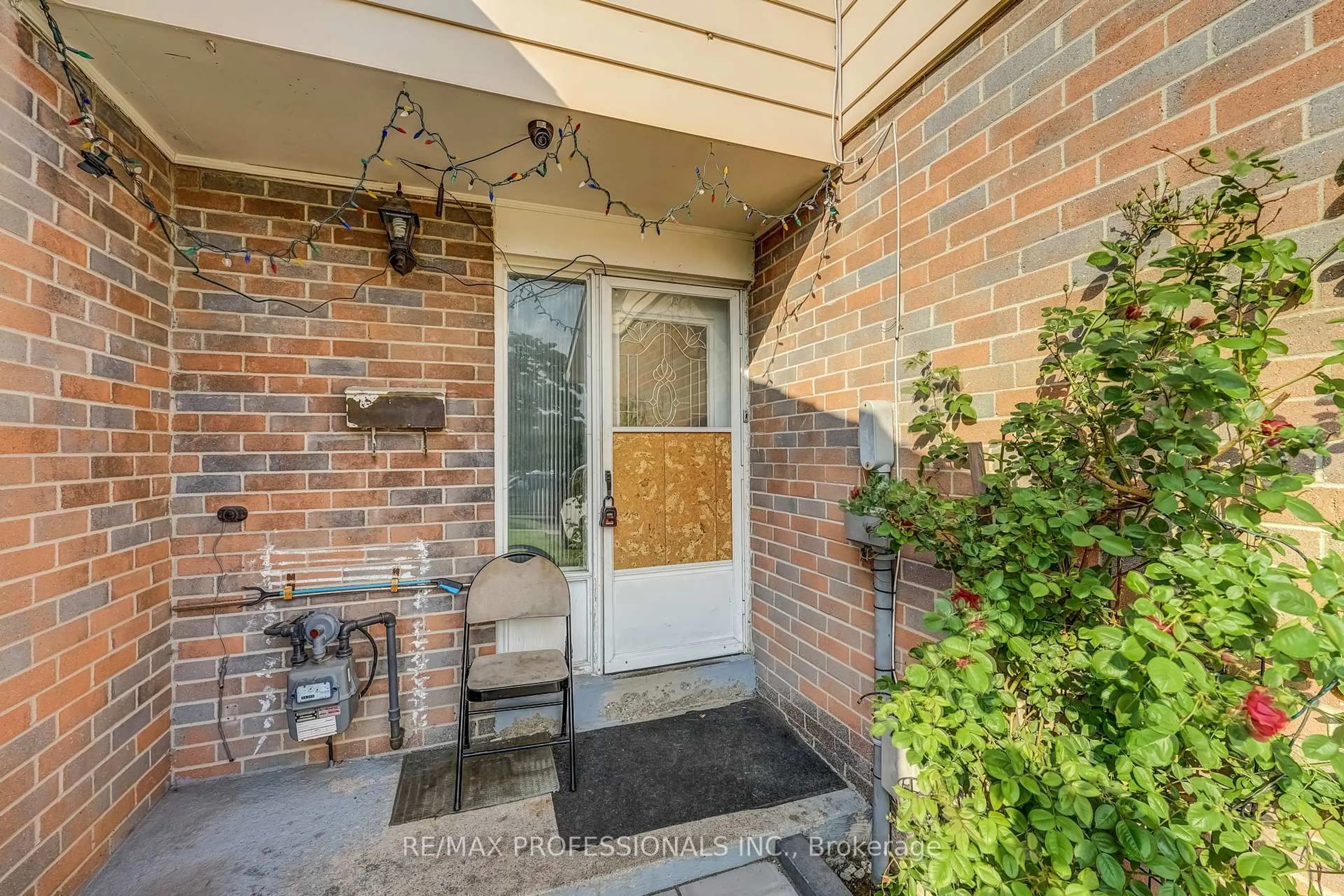 Unknown for 44 Skegby Rd, Brampton Ontario L6V 2T9