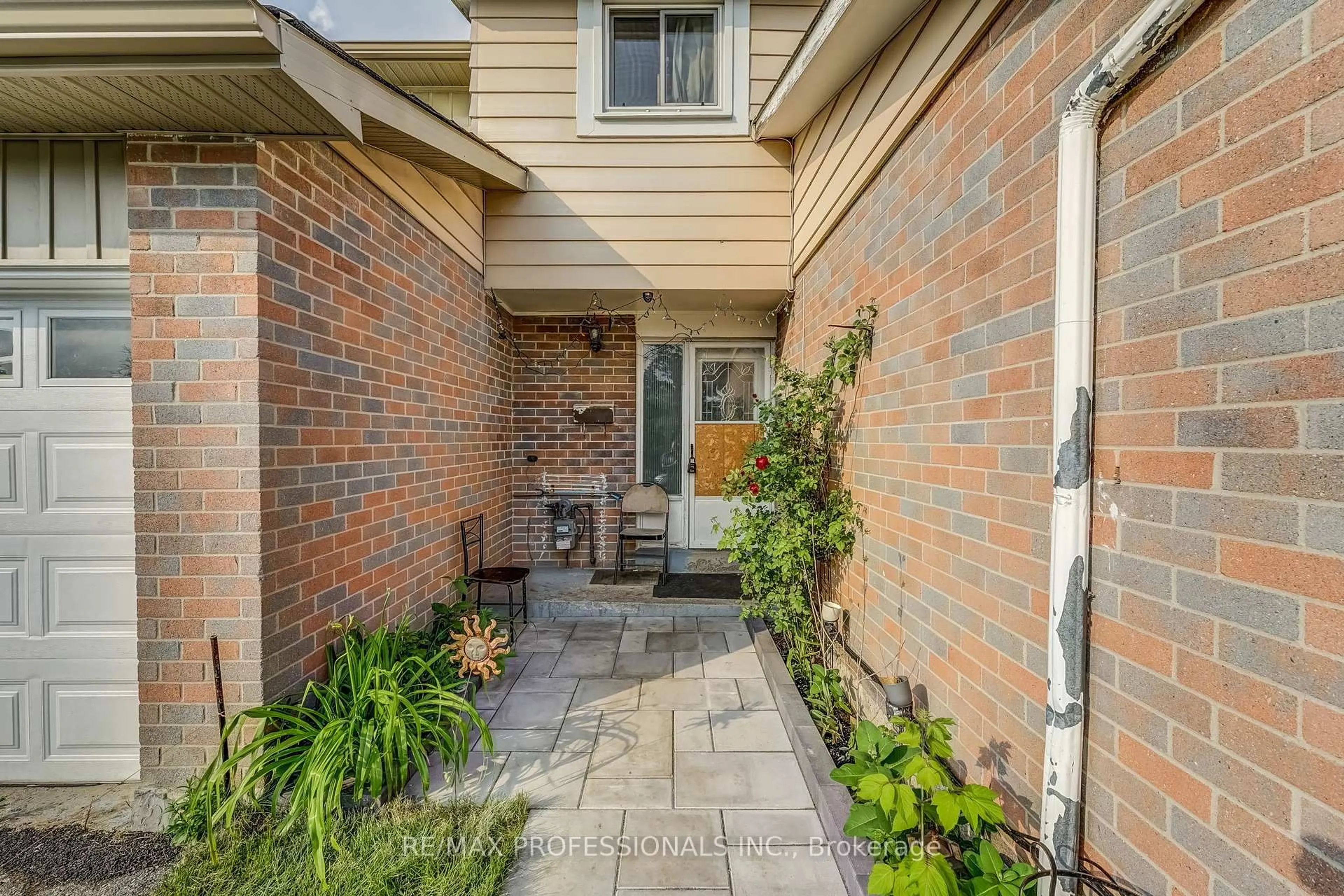Unknown for 44 Skegby Rd, Brampton Ontario L6V 2T9