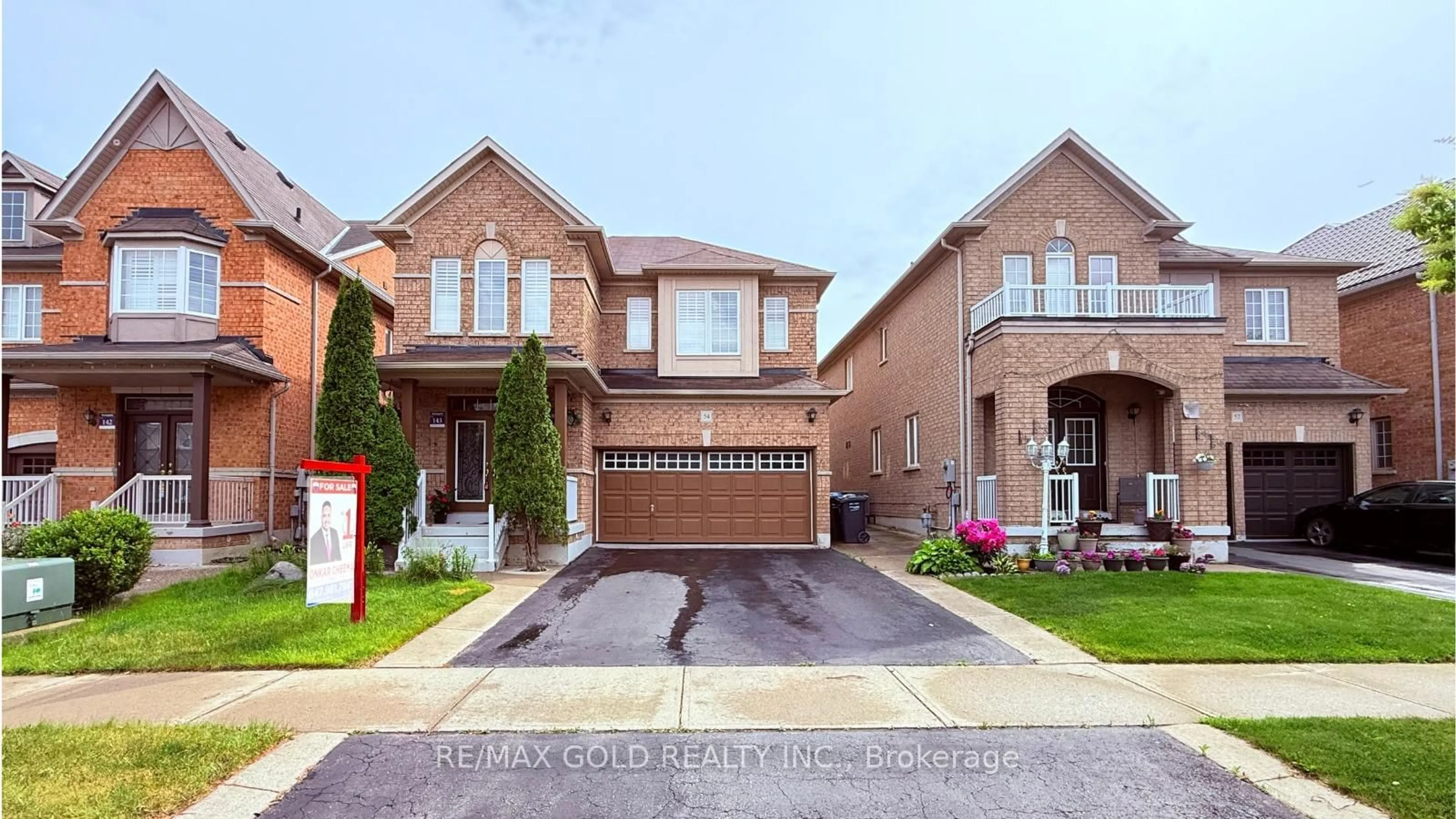 Home with brick exterior material, street for 54 GAMSON Cres, Brampton Ontario L6R 0V6
