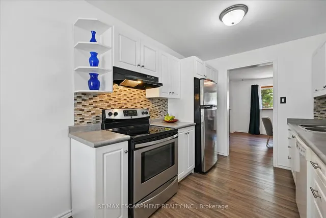Additional property image - 1280 Consort Cres