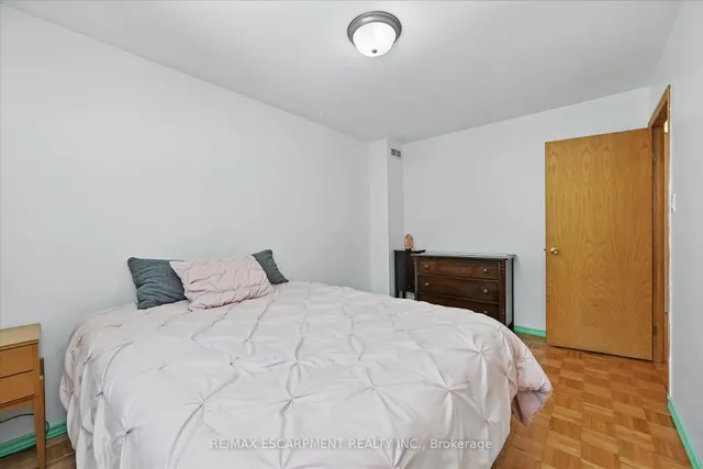 Additional property image - 1280 Consort Cres