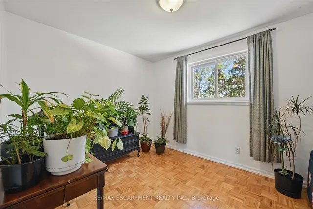 Additional property image - 1280 Consort Cres