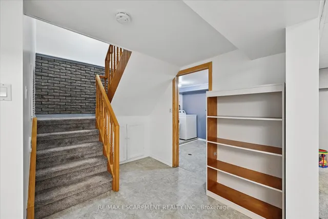 Additional property image - 1280 Consort Cres