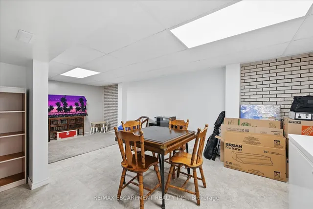Additional property image - 1280 Consort Cres