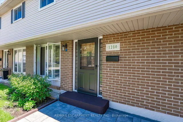 Additional property image - 1280 Consort Cres