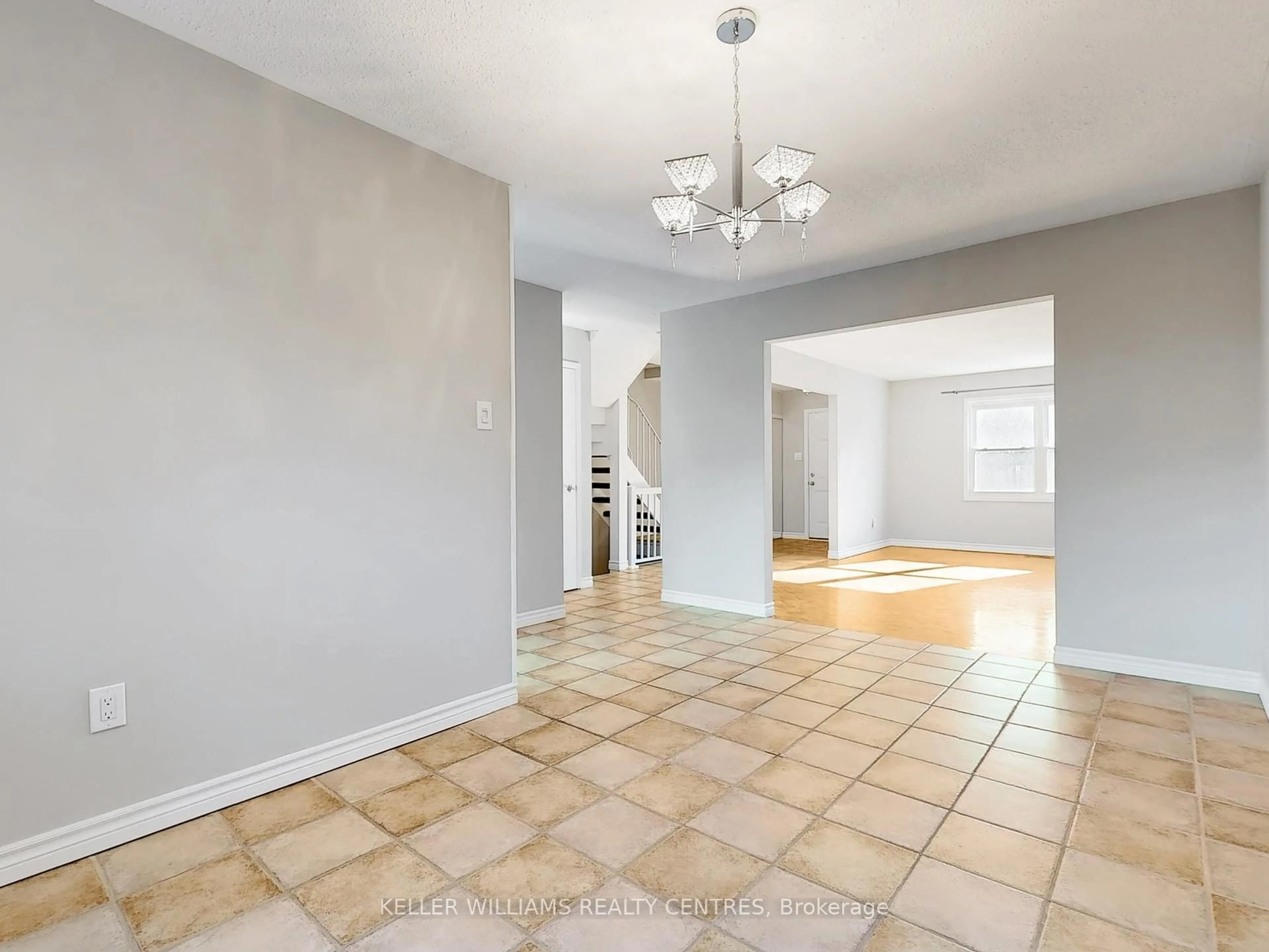 Unknown for 2825 Gananoque Dr #43, Mississauga Ontario L5N 1V6
