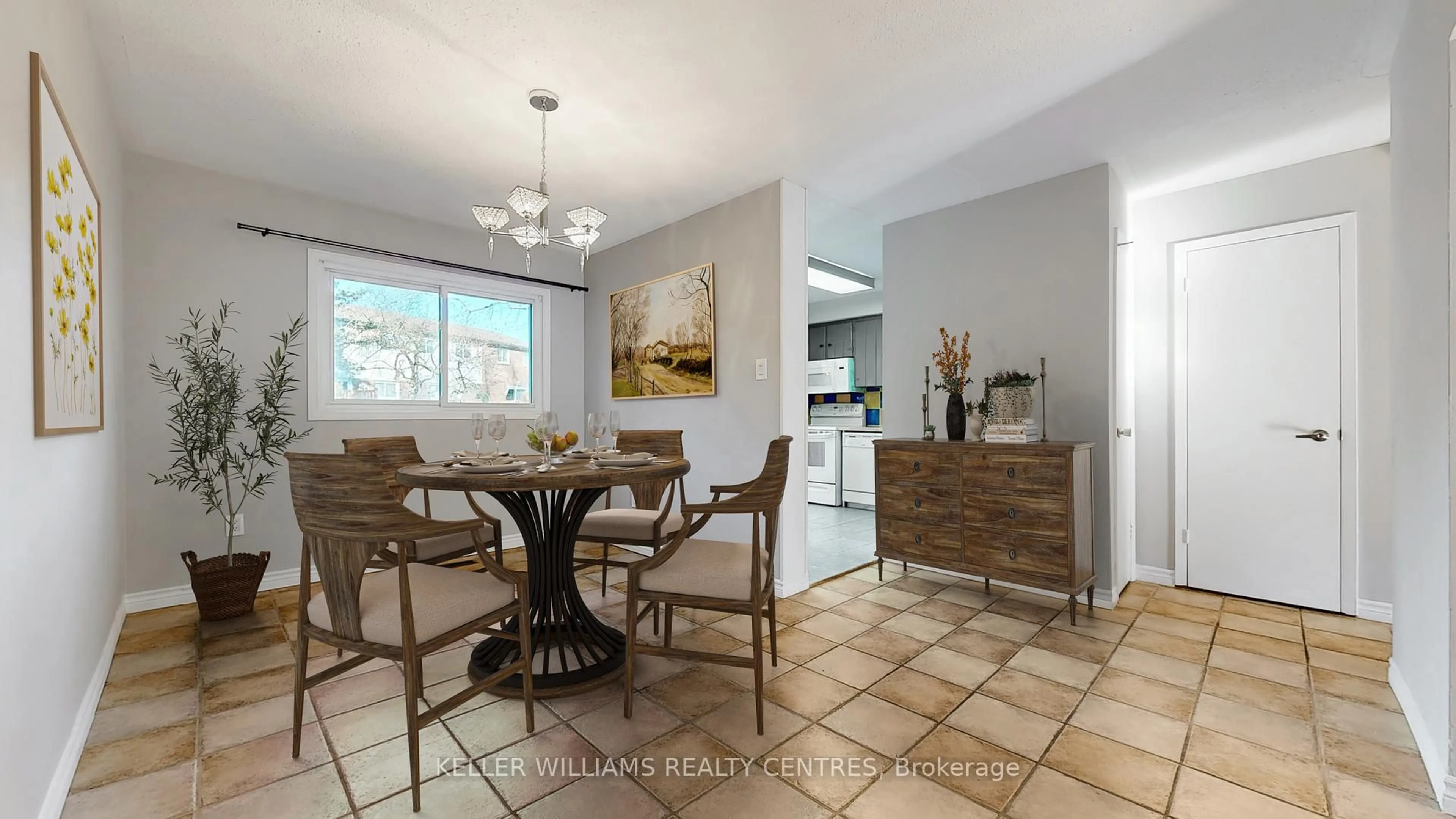 Dining room, ceramic/tile floor for 2825 Gananoque Dr #43, Mississauga Ontario L5N 1V6