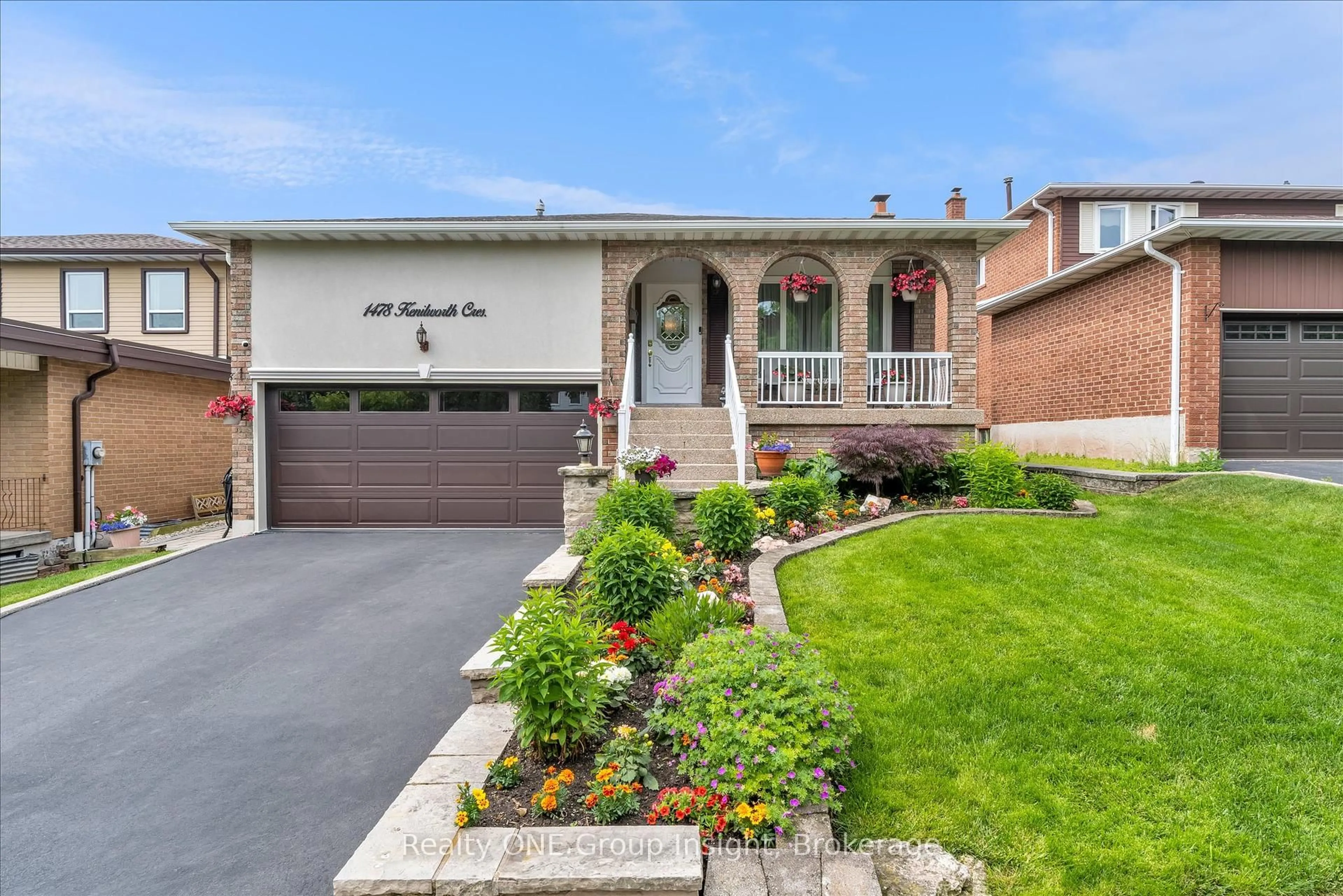 Home with brick exterior material, street for 1478 Kenilworth Cres, Oakville Ontario L6H 3G1
