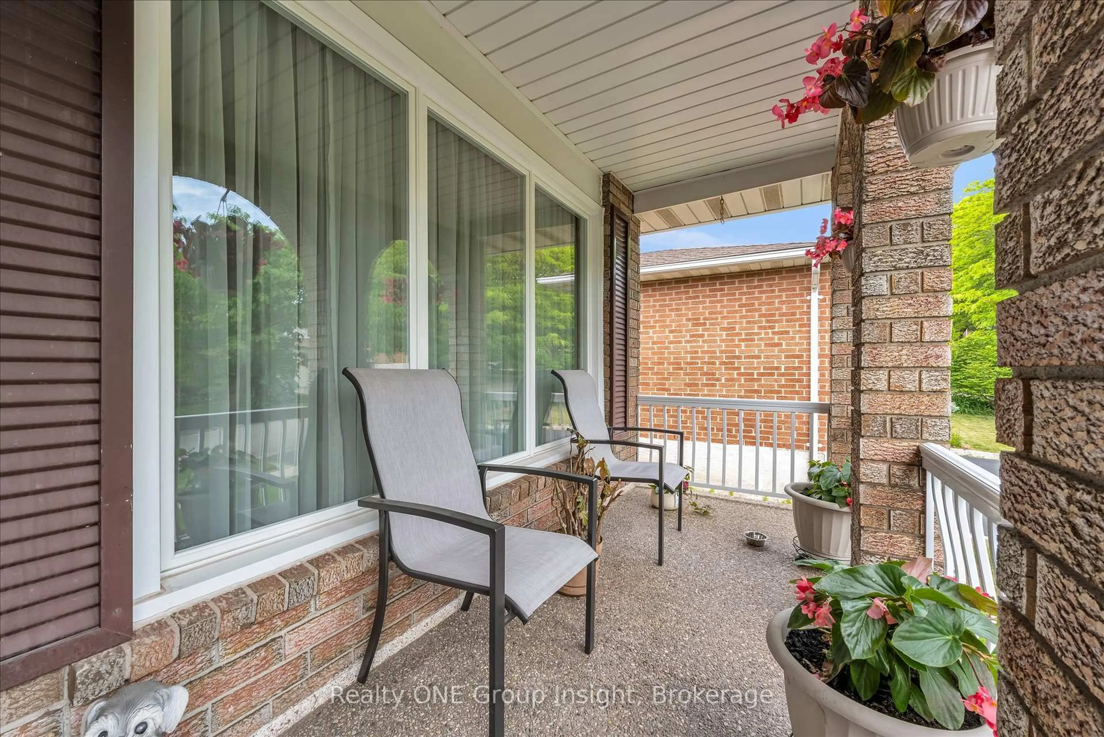 Patio, street for 1478 Kenilworth Cres, Oakville Ontario L6H 3G1