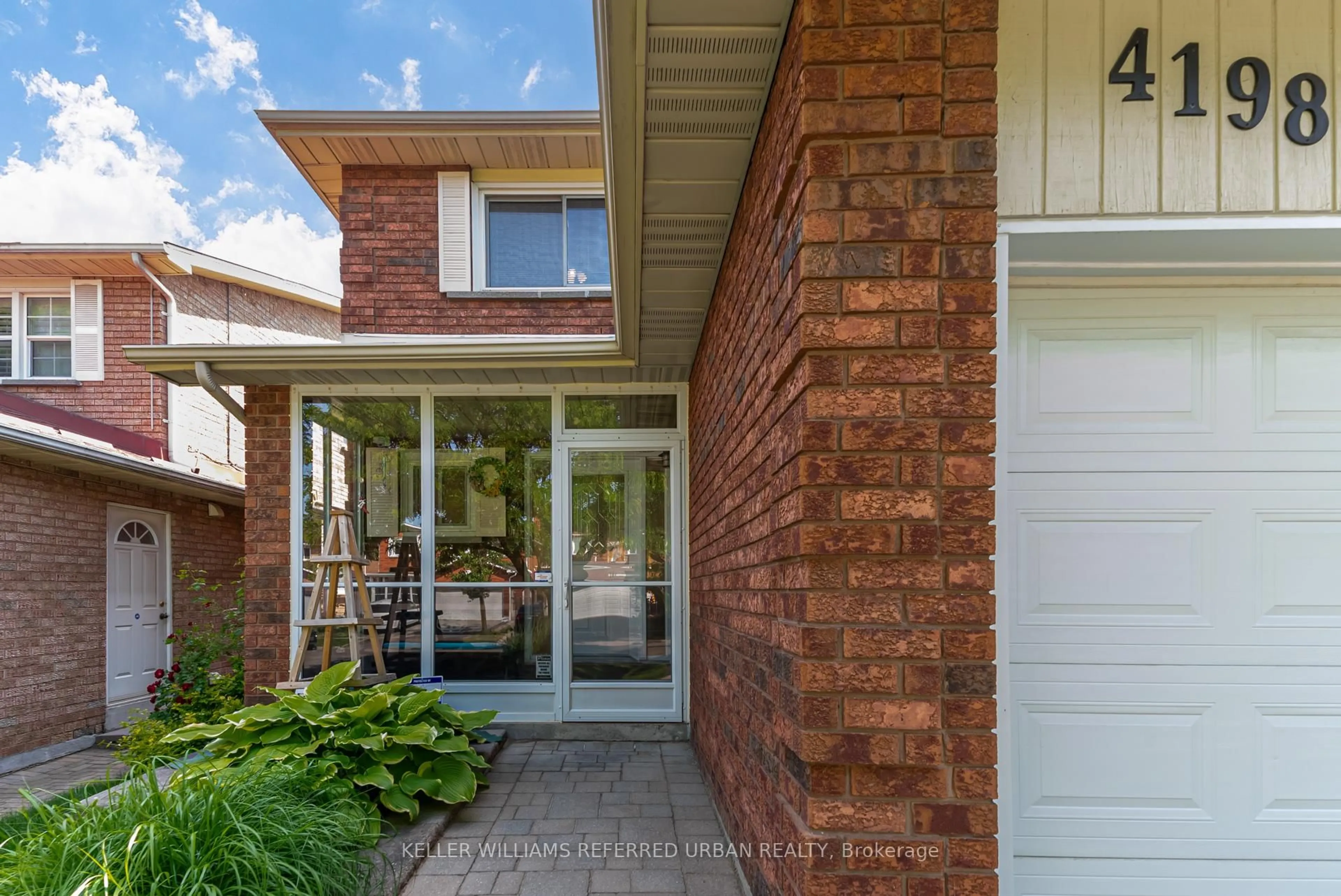 Home with brick exterior material, street for 4198 Wakefield Cres, Mississauga Ontario L5C 4M1
