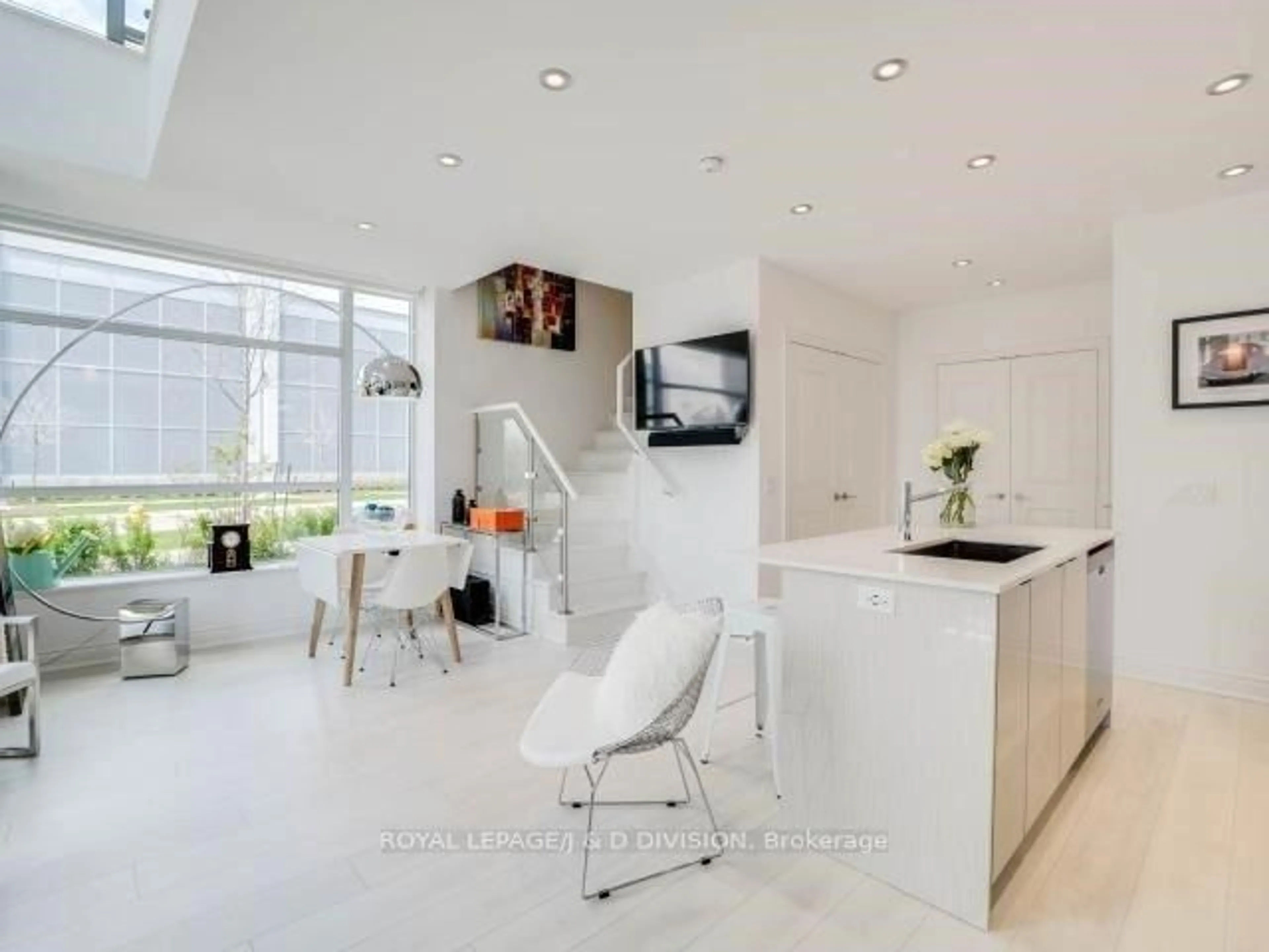 Contemporary kitchen, ceramic/tile floor for 80 Marine Parade Dr #WL08, Toronto Ontario M8V 0A3