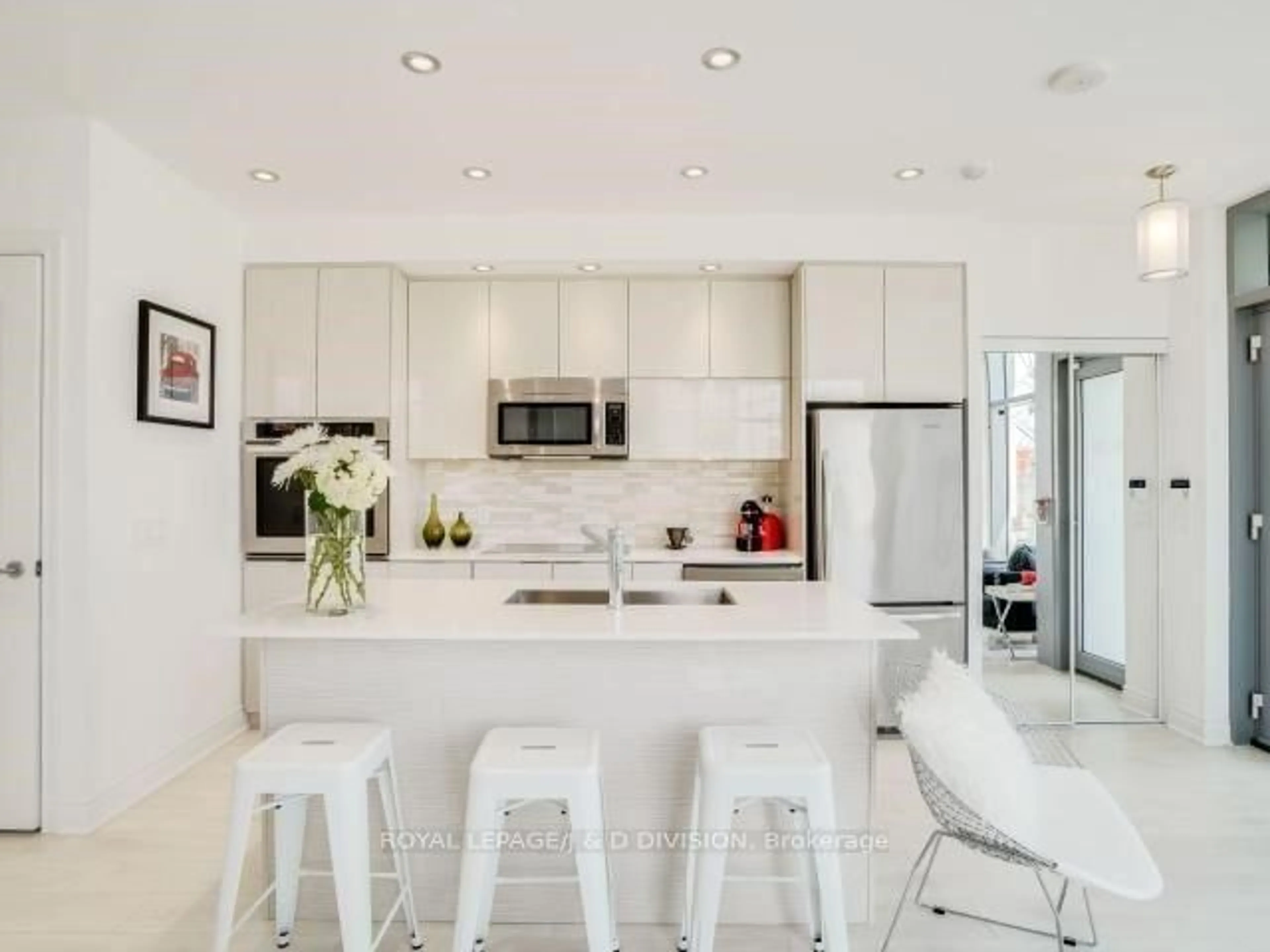 Contemporary kitchen, ceramic/tile floor for 80 Marine Parade Dr #WL08, Toronto Ontario M8V 0A3