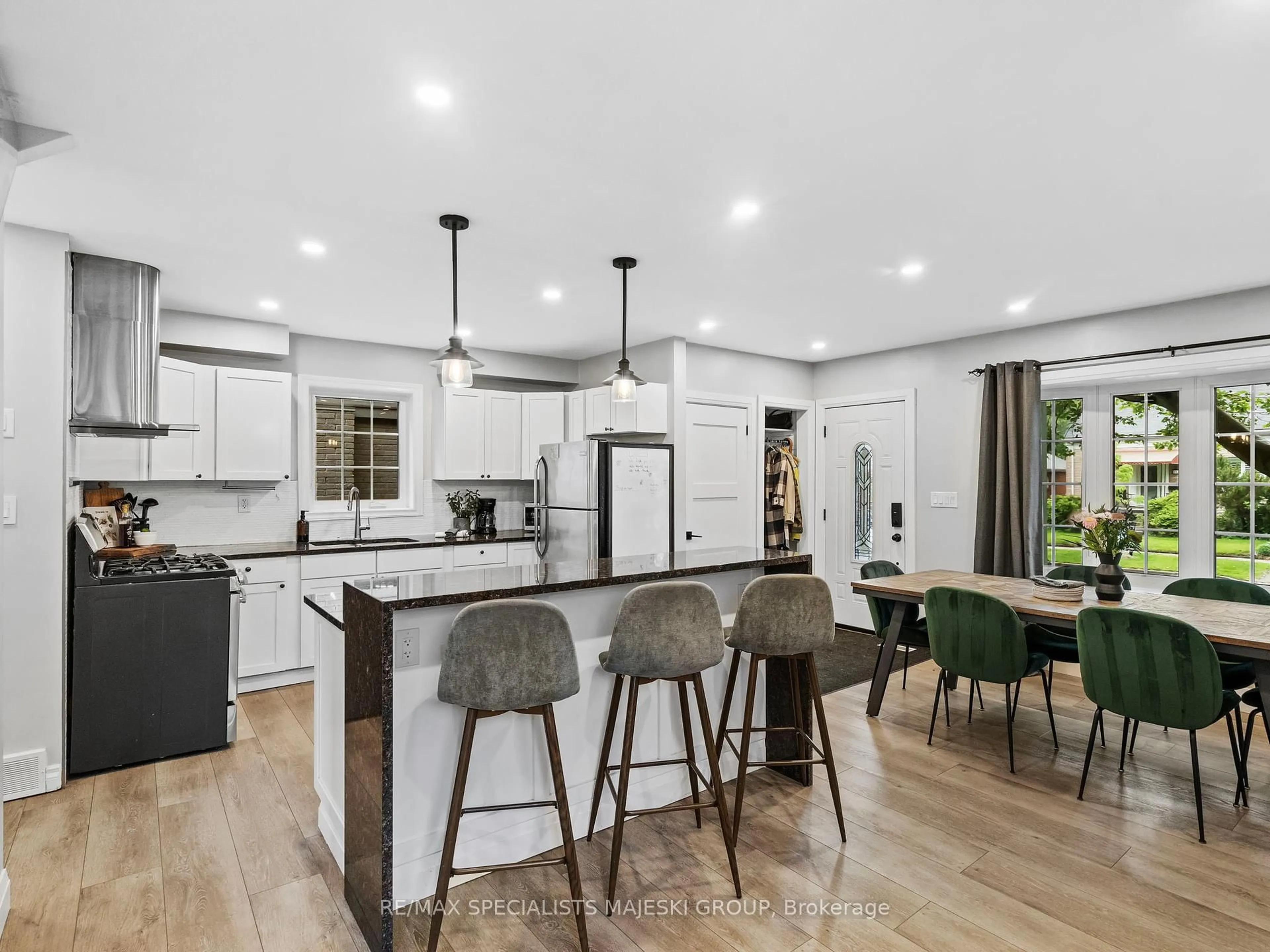 Open concept kitchen, unknown for 211 Alderbrae Ave, Toronto Ontario M8W 4K4