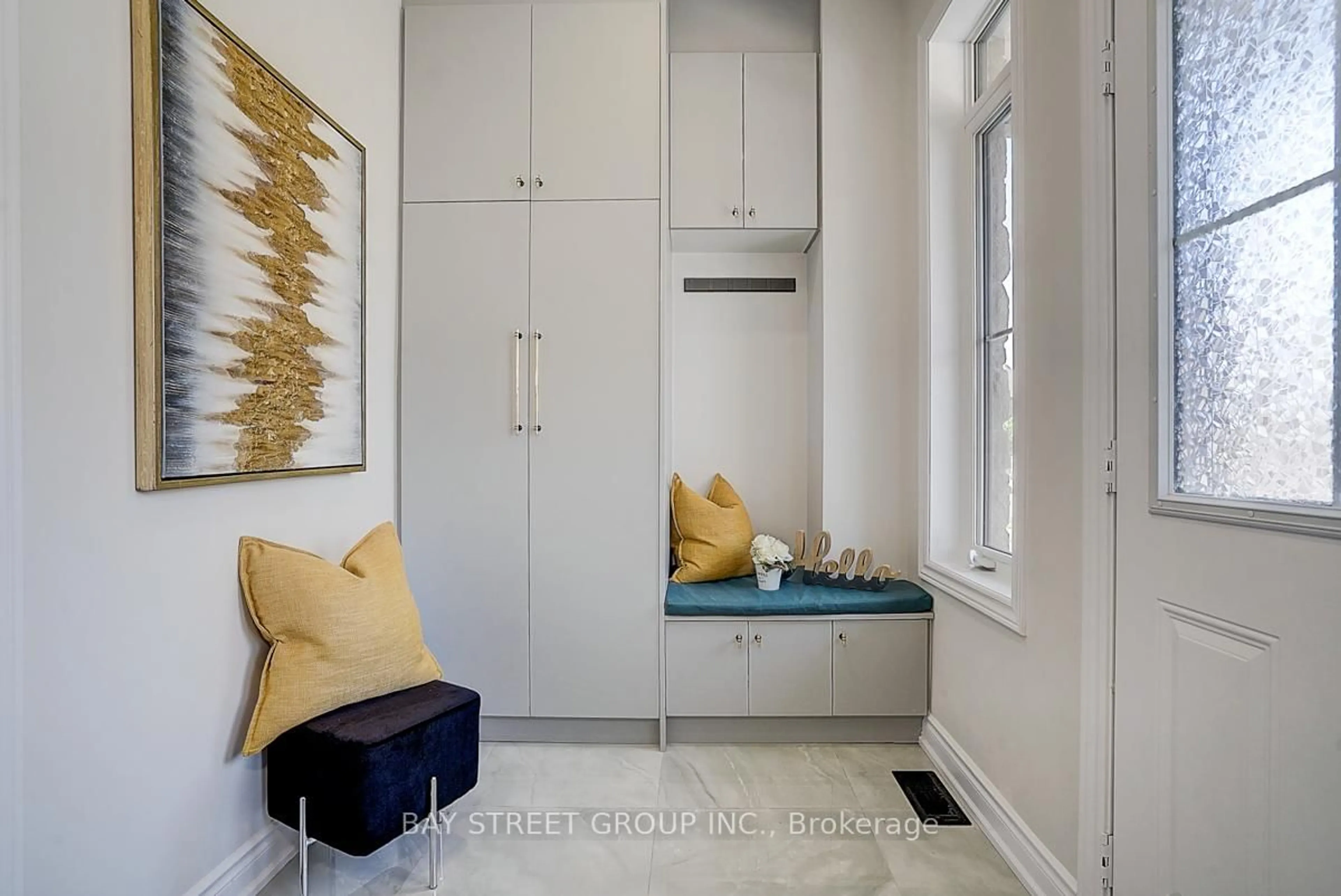 Indoor entryway for 146 Petgor Path, Oakville Ontario L6H 0Y6