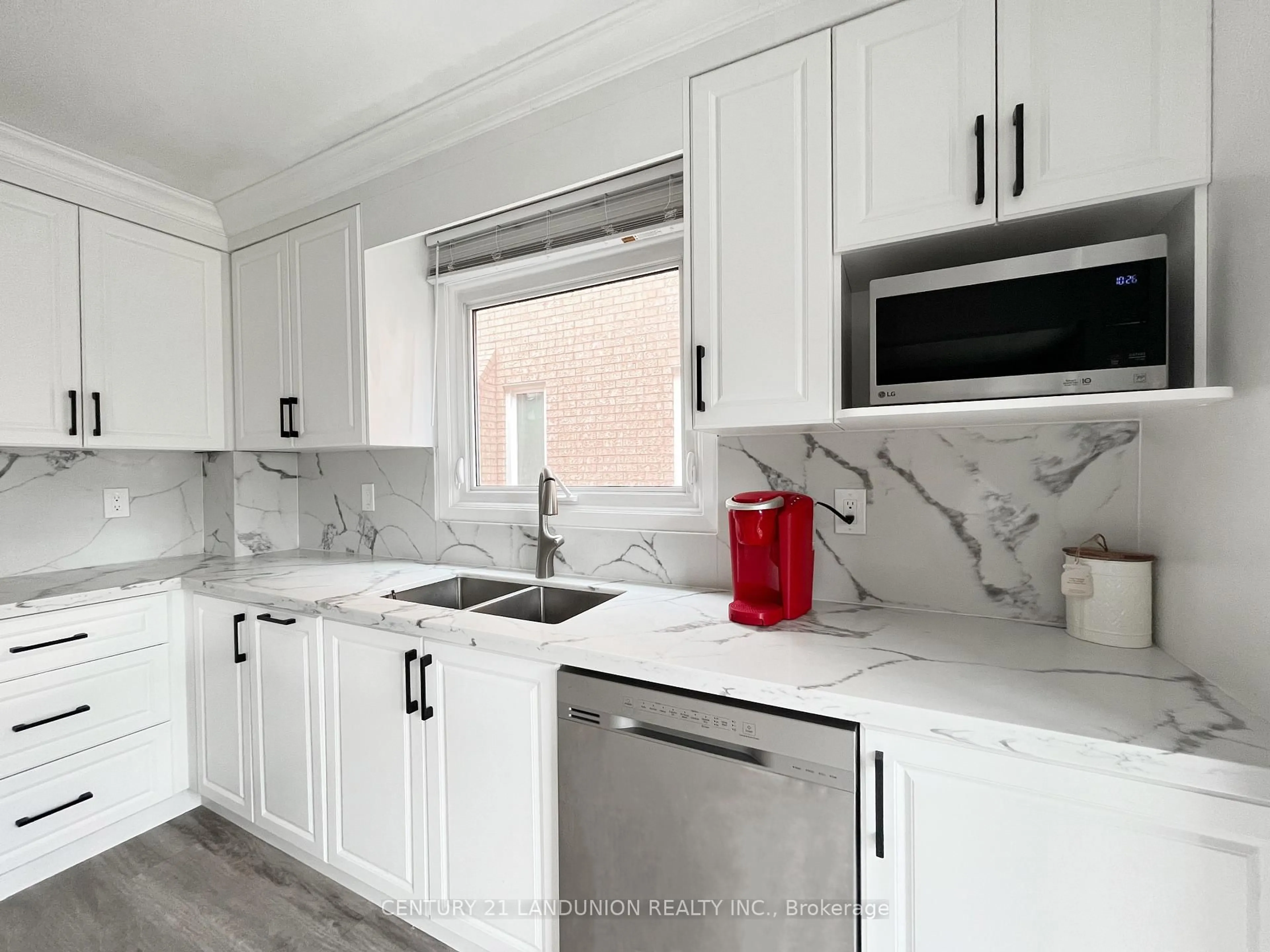 Contemporary kitchen, ceramic/tile floor for 3333 Hargrove Rd, Mississauga Ontario L5L 4E6