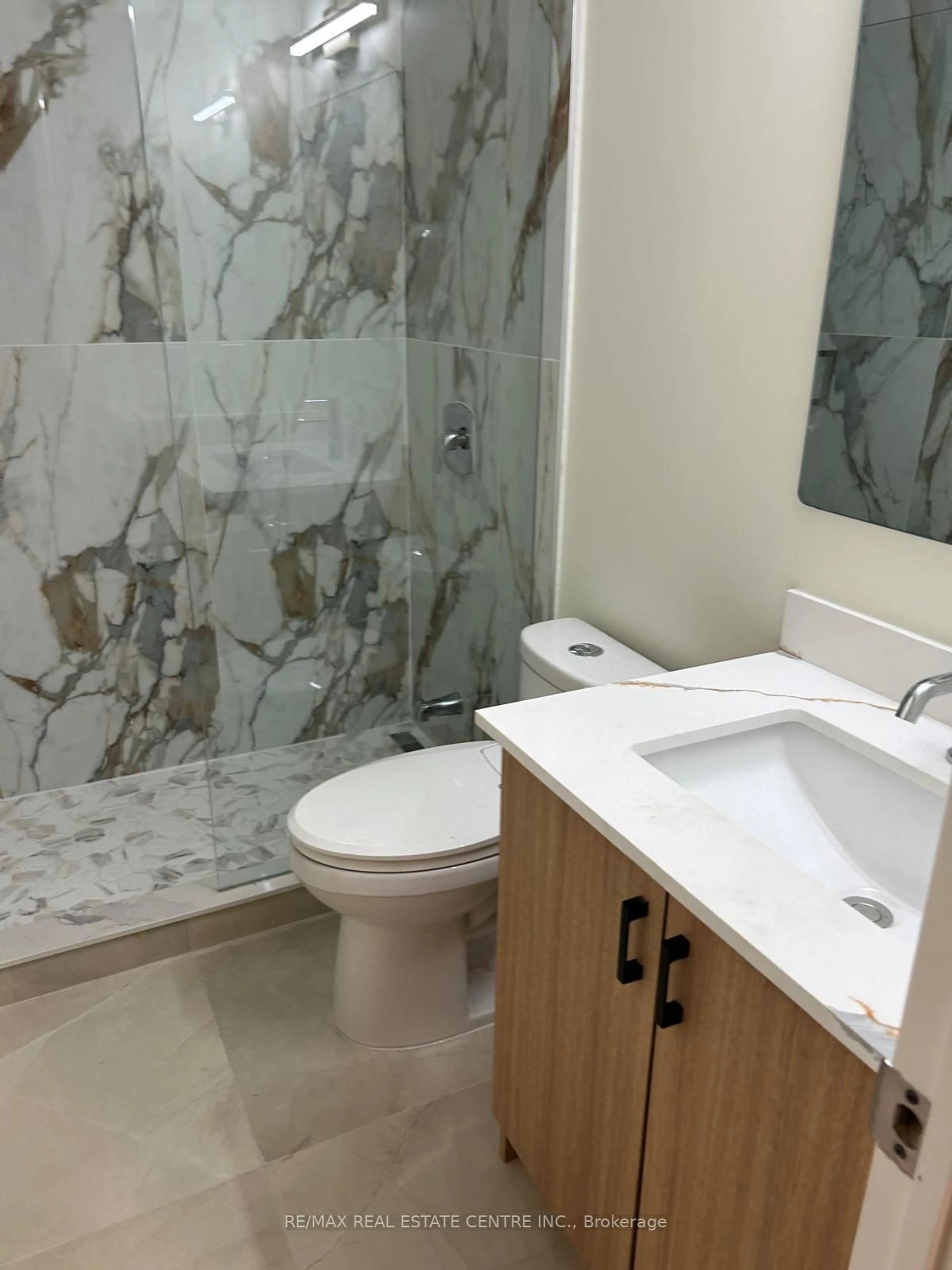 Standard bathroom, ceramic/tile floor for 339 Rathburn Rd #2116, Mississauga Ontario L5B 0K6