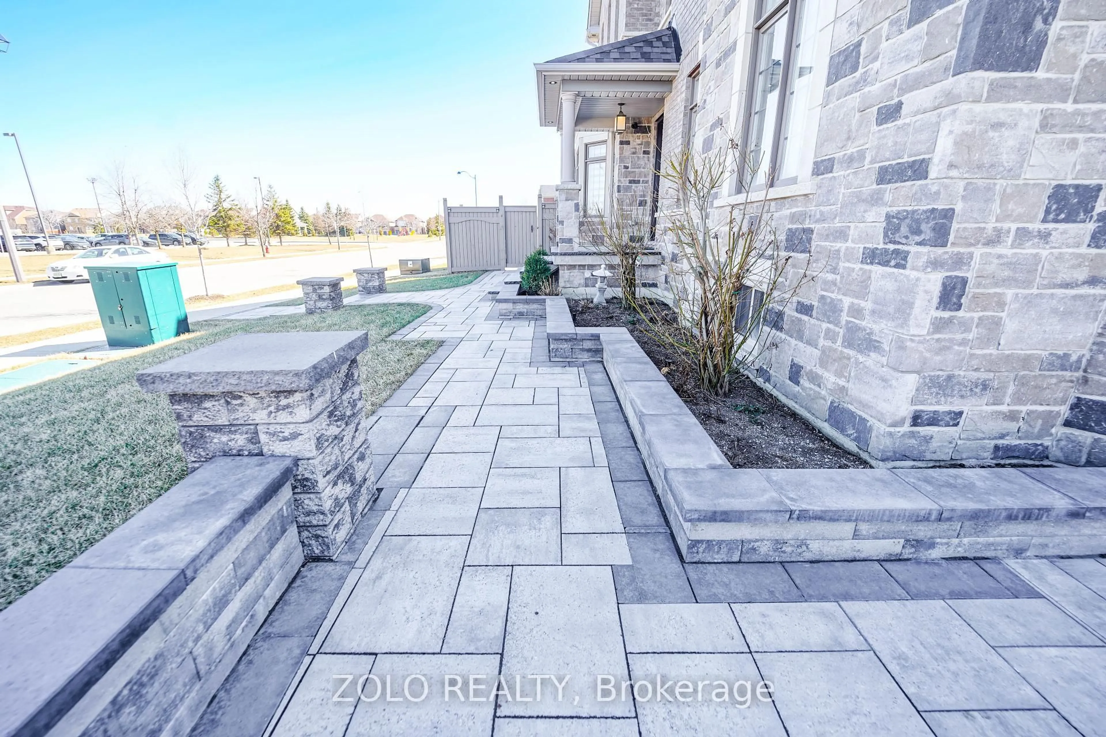 Patio, street for 1 Penlea Gate, Brampton Ontario L6P 4M7