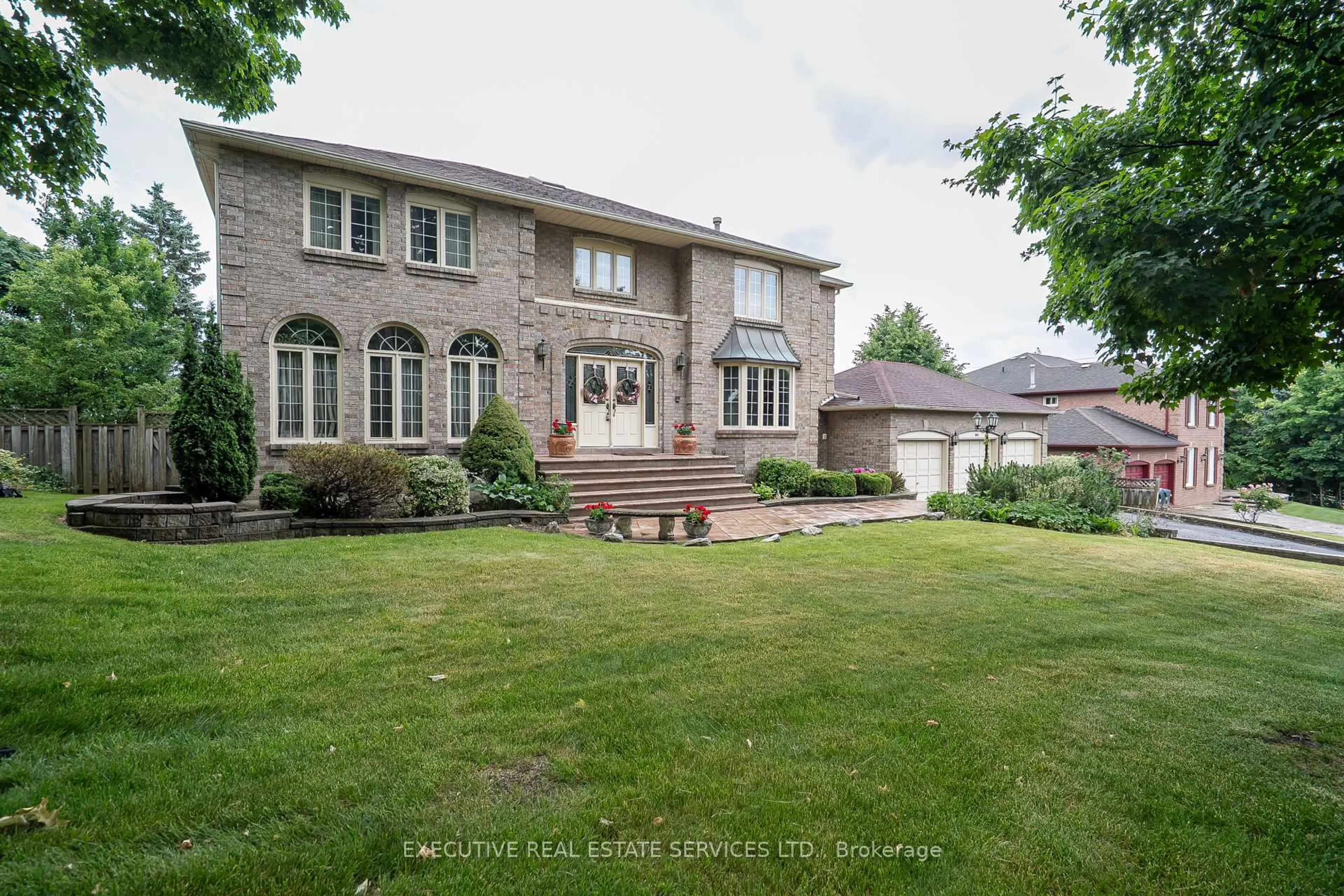A pic from outside/outdoor area/front of a property/back of a property/a pic from drone, street for 503 Conservation Dr, Brampton Ontario L6Z 0C2