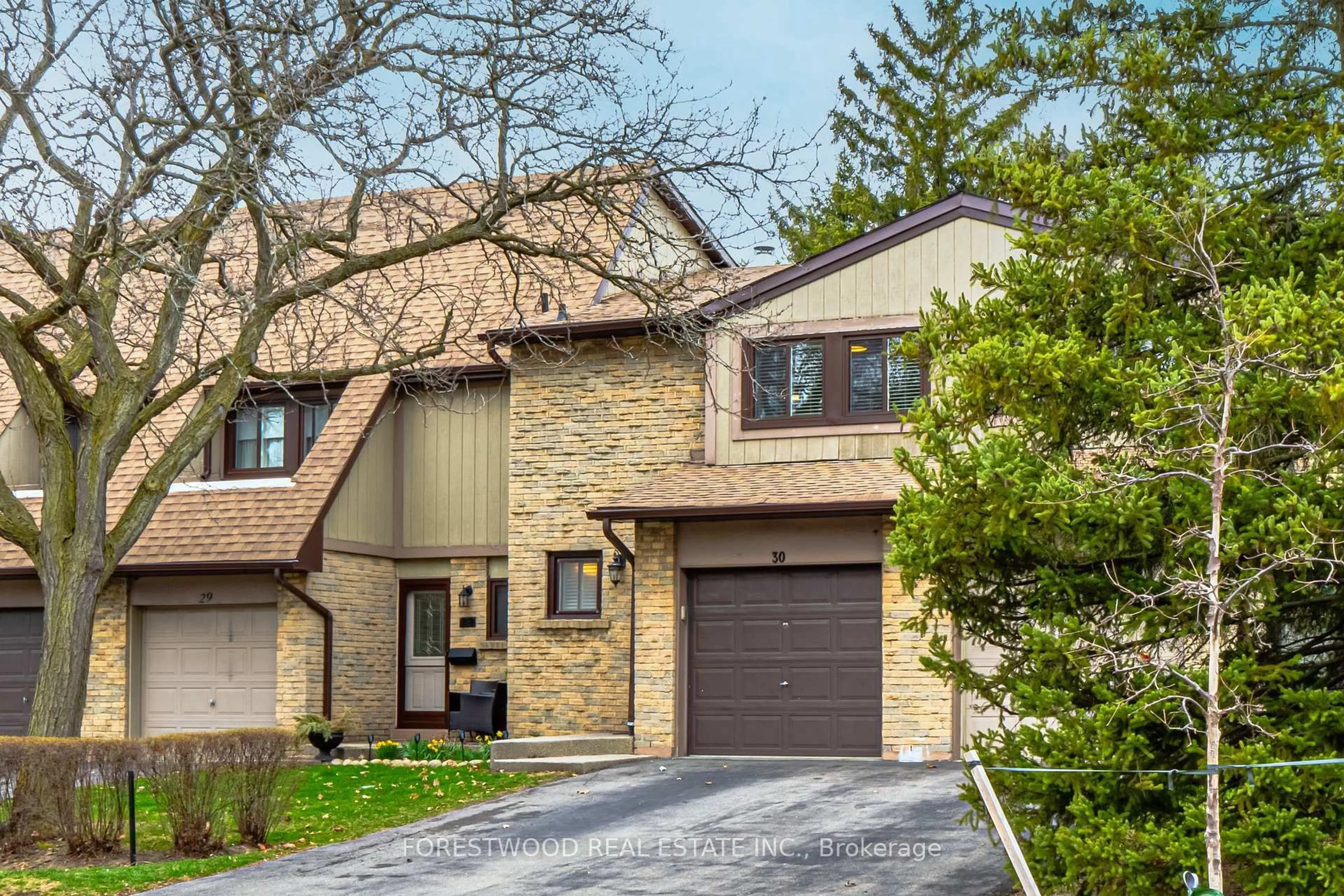 Home with brick exterior material, street for 3345 Silverado Dr #30, Mississauga Ontario L5A 3Y8