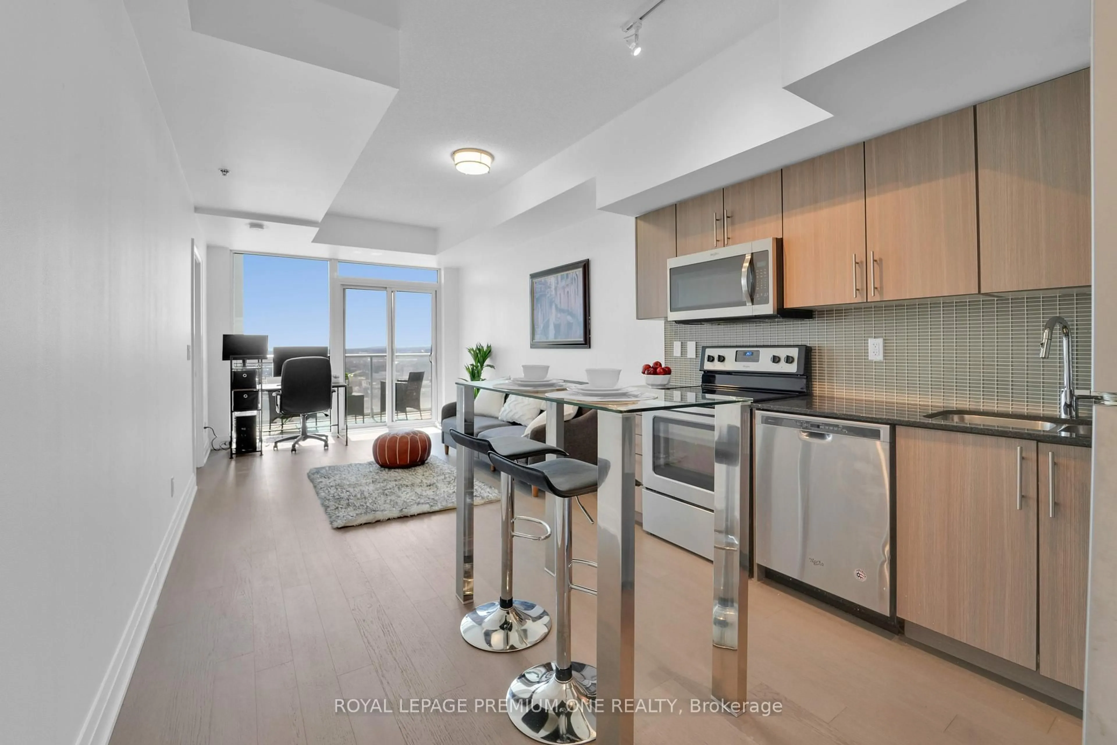 Open concept kitchen, unknown for 55 Speers Rd #1510, Oakville Ontario L6K 0H9