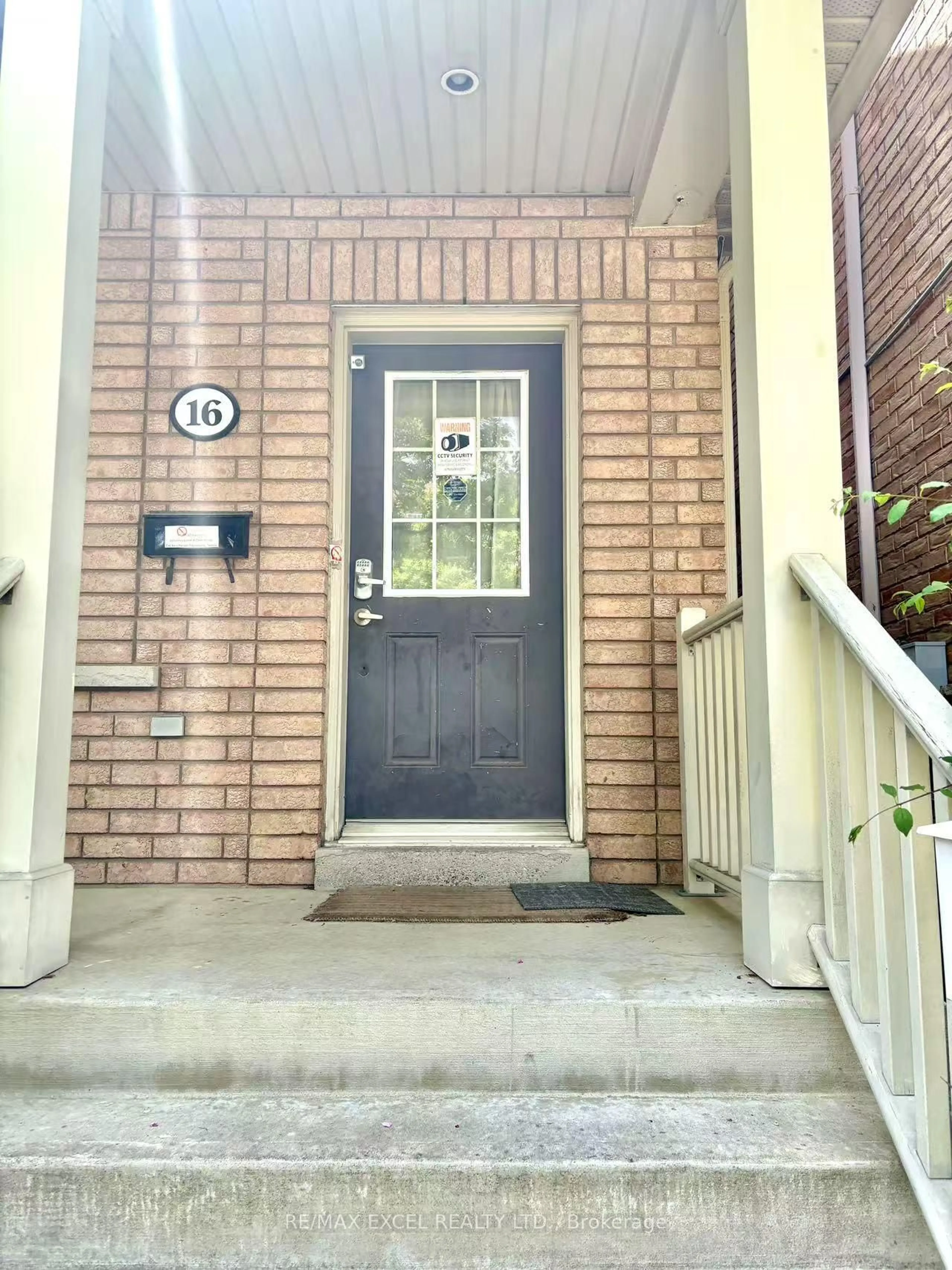 Indoor entryway for 16 Boake St, Toronto Ontario M3J 0B6