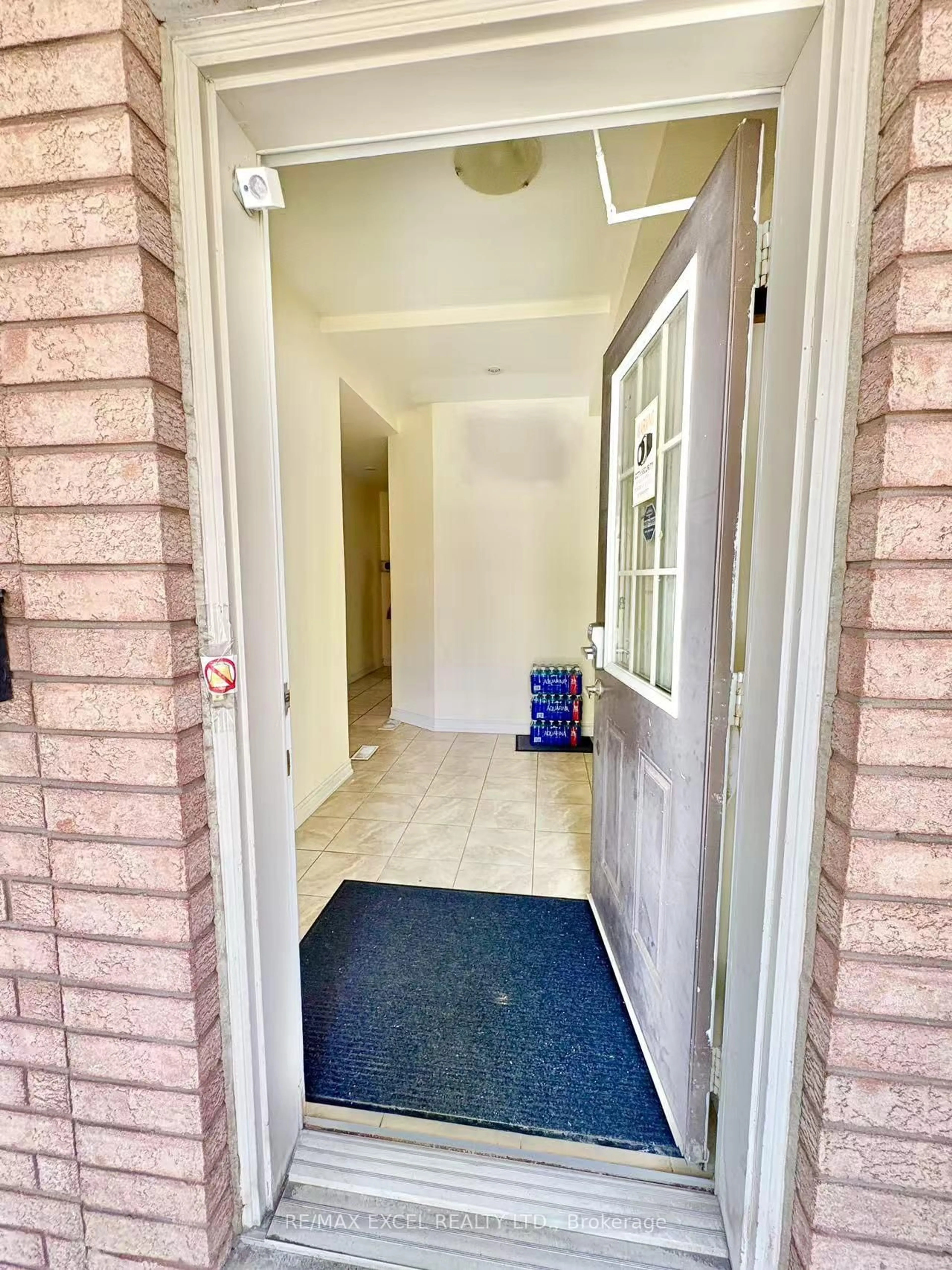 Indoor entryway for 16 Boake St, Toronto Ontario M3J 0B6