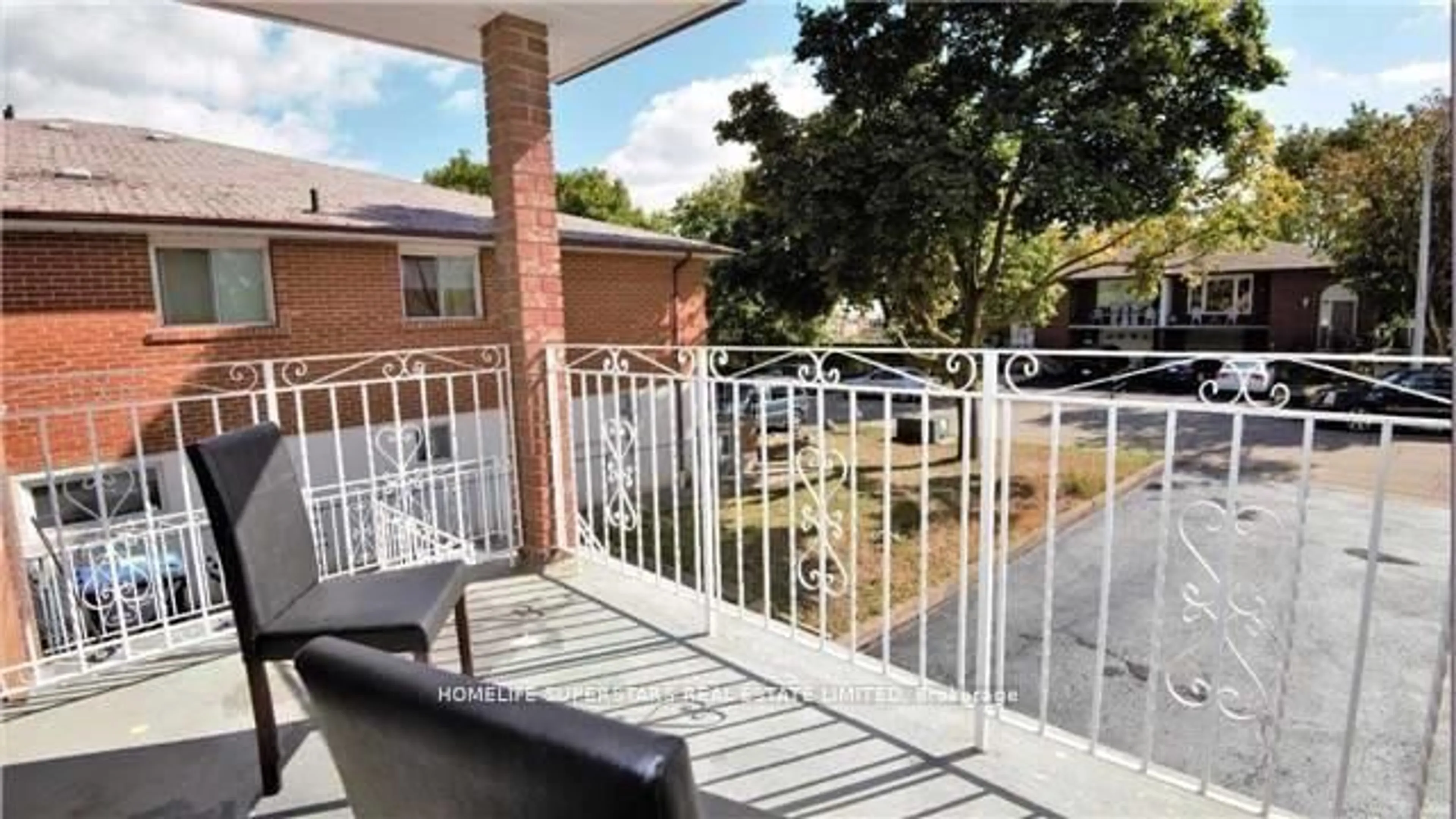 Patio, unknown for 28 Bramhall Crt, Brampton Ontario L6V 3L2