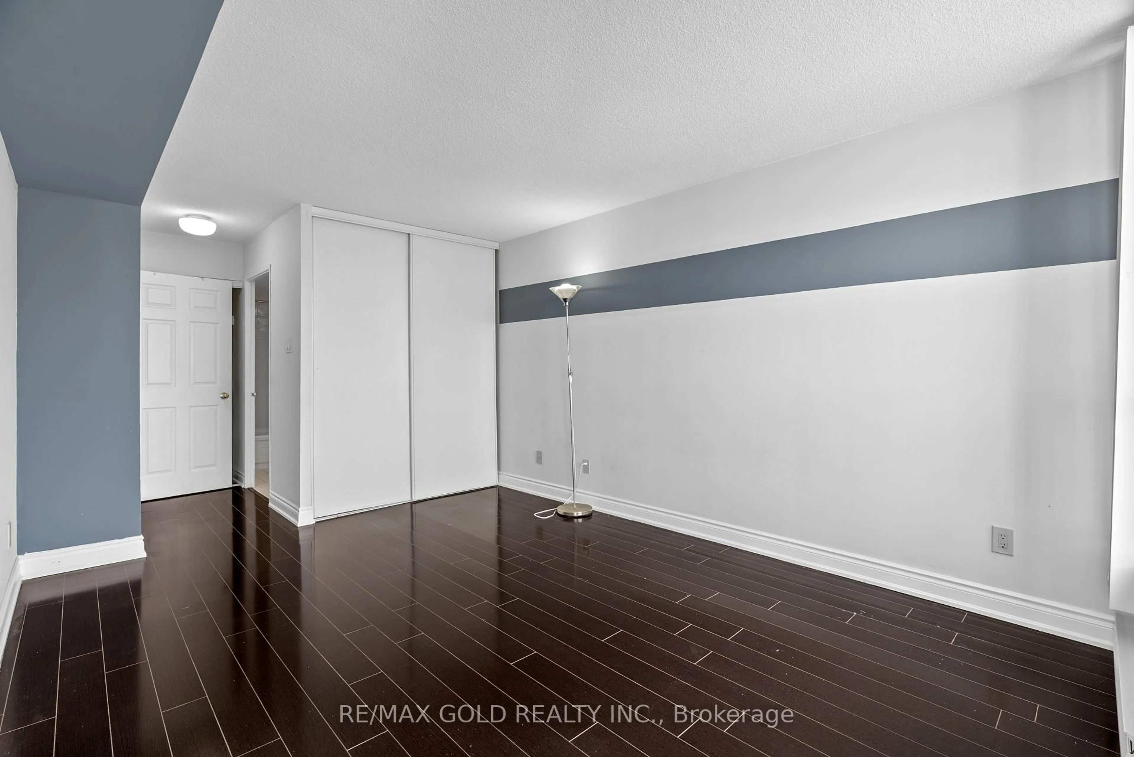 A pic of a room for 4460 Tucana Crt #1812, Mississauga Ontario L5R 3K9