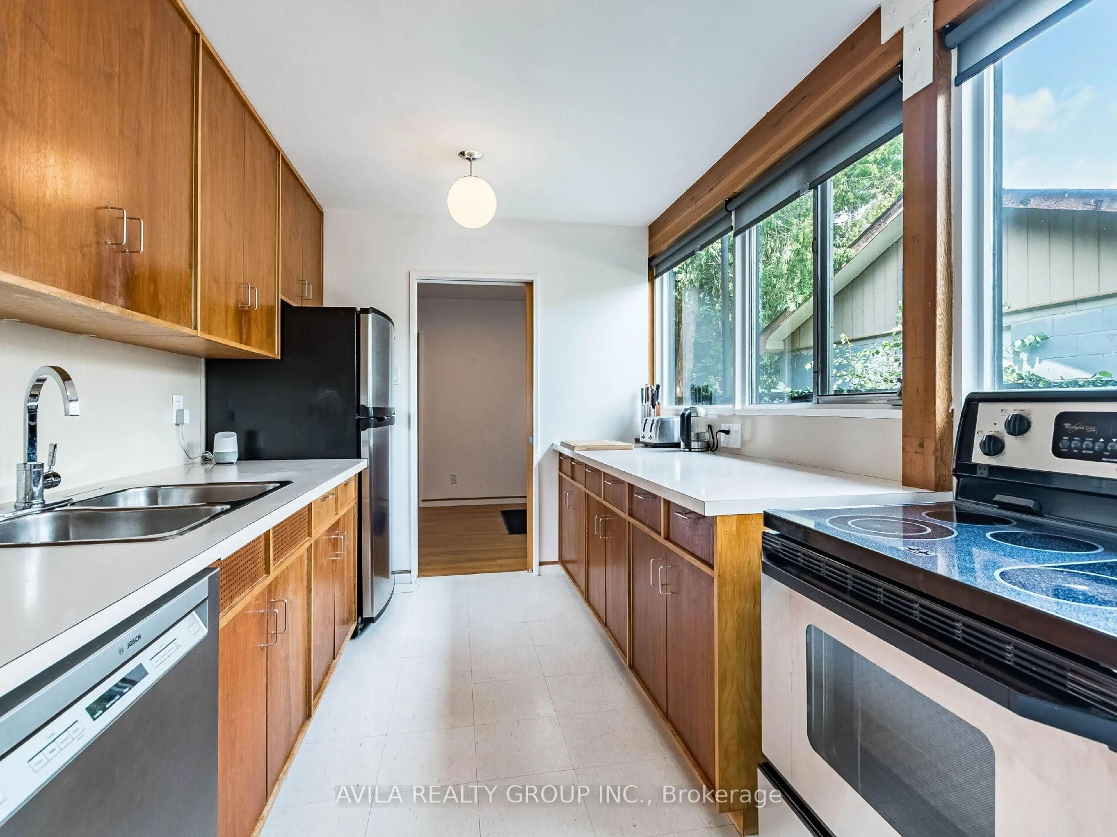 Unknown for 12 Woodbrook Dr, Brampton Ontario L6W 1W5