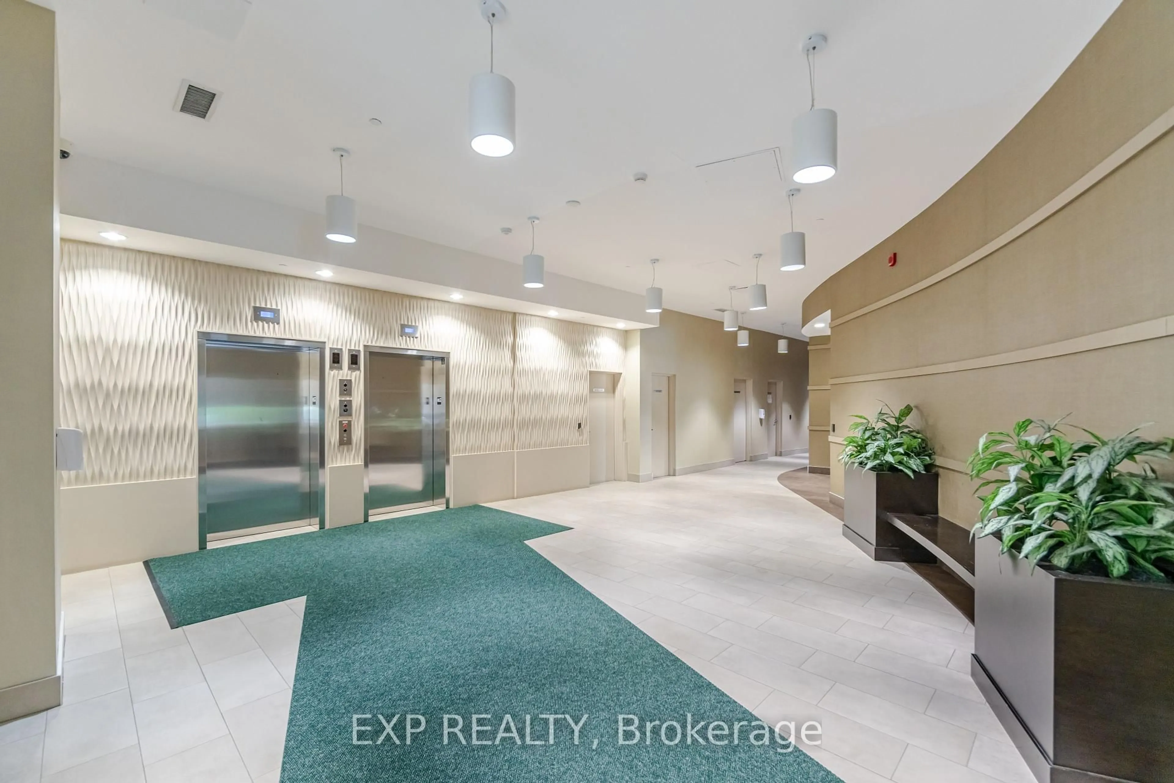 Indoor foyer for 216 Oak Park Blvd #226, Oakville Ontario L6H 7S8
