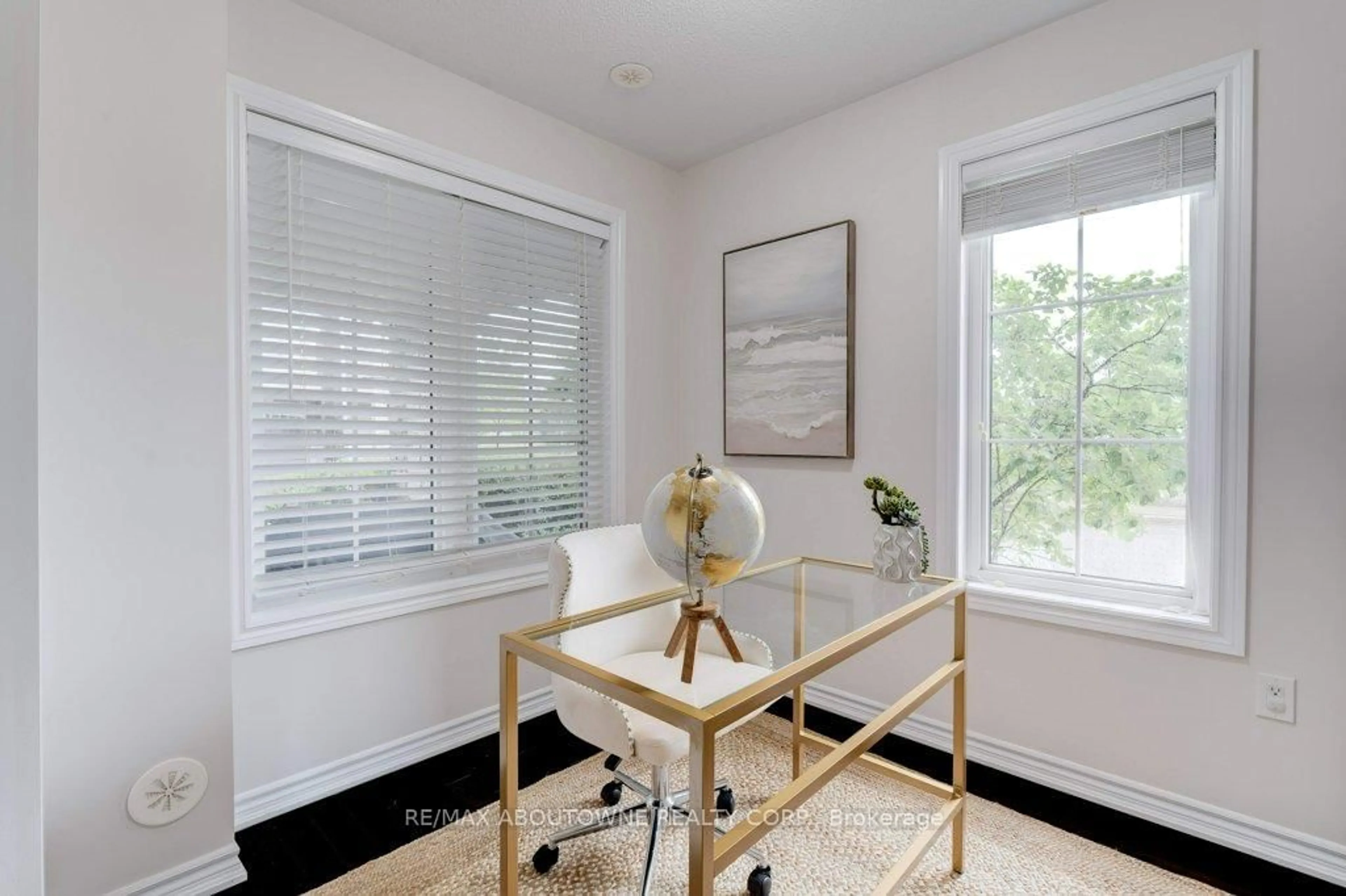 A pic of a room for 2435 Greenwich Dr #35, Oakville Ontario L6M 0S4