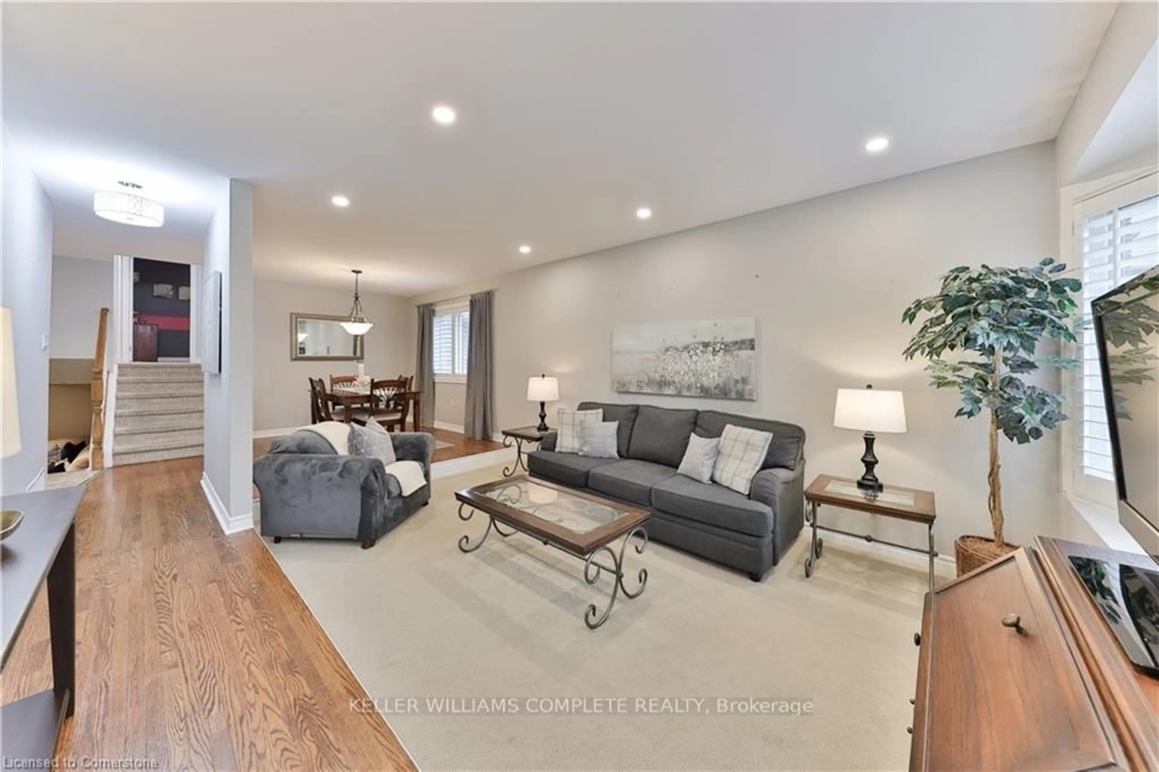 Living room with furniture, unknown for 799 MIRIAM Cres, Burlington Ontario L7S 2B8
