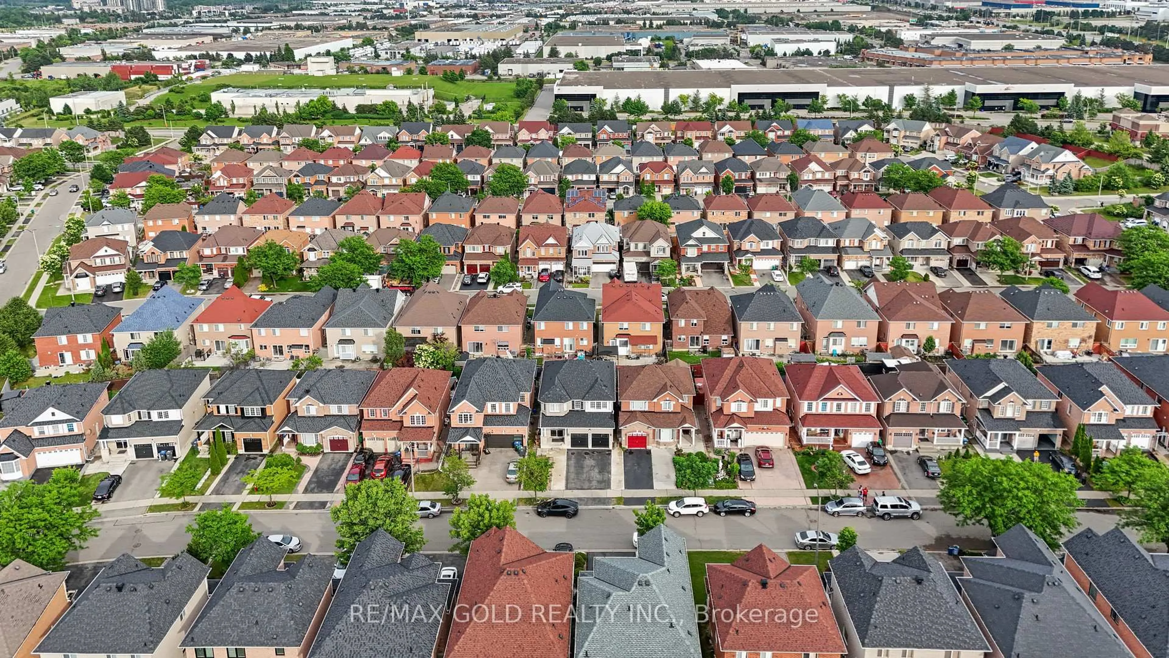 A pic from outside/outdoor area/front of a property/back of a property/a pic from drone, street for 14 Gaspe Rd, Brampton Ontario L6S 0A4