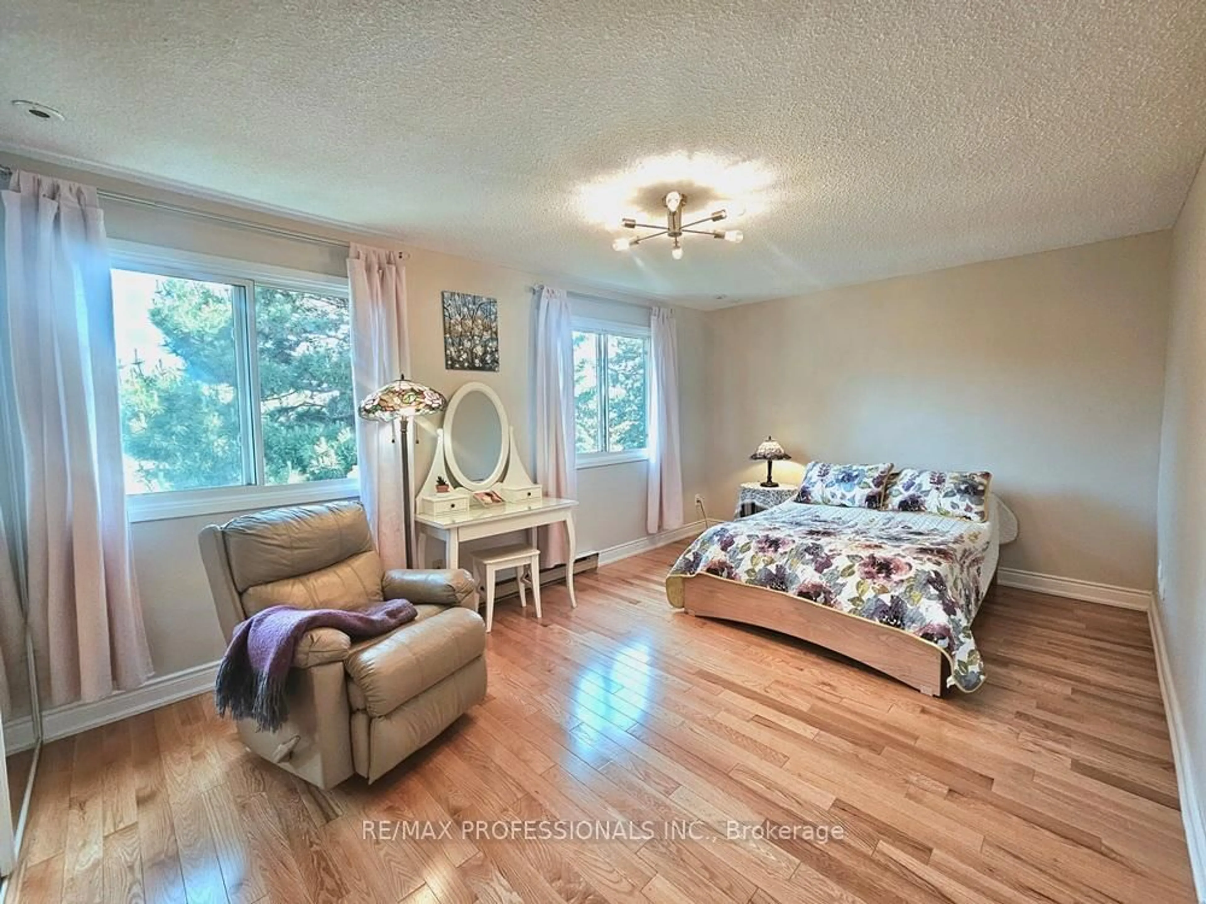 A pic of a room for 2651 Aquitaine Ave #40, Mississauga Ontario L5N 1V5