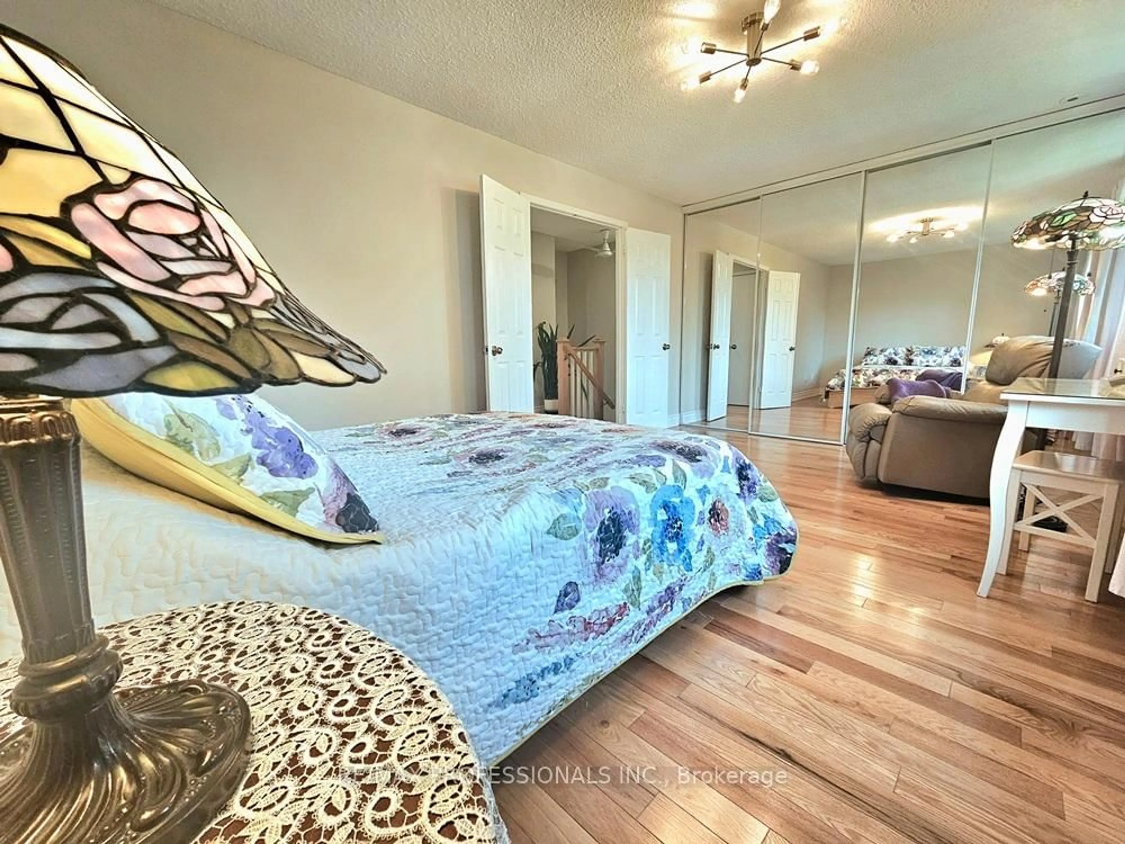 A pic of a room for 2651 Aquitaine Ave #40, Mississauga Ontario L5N 1V5