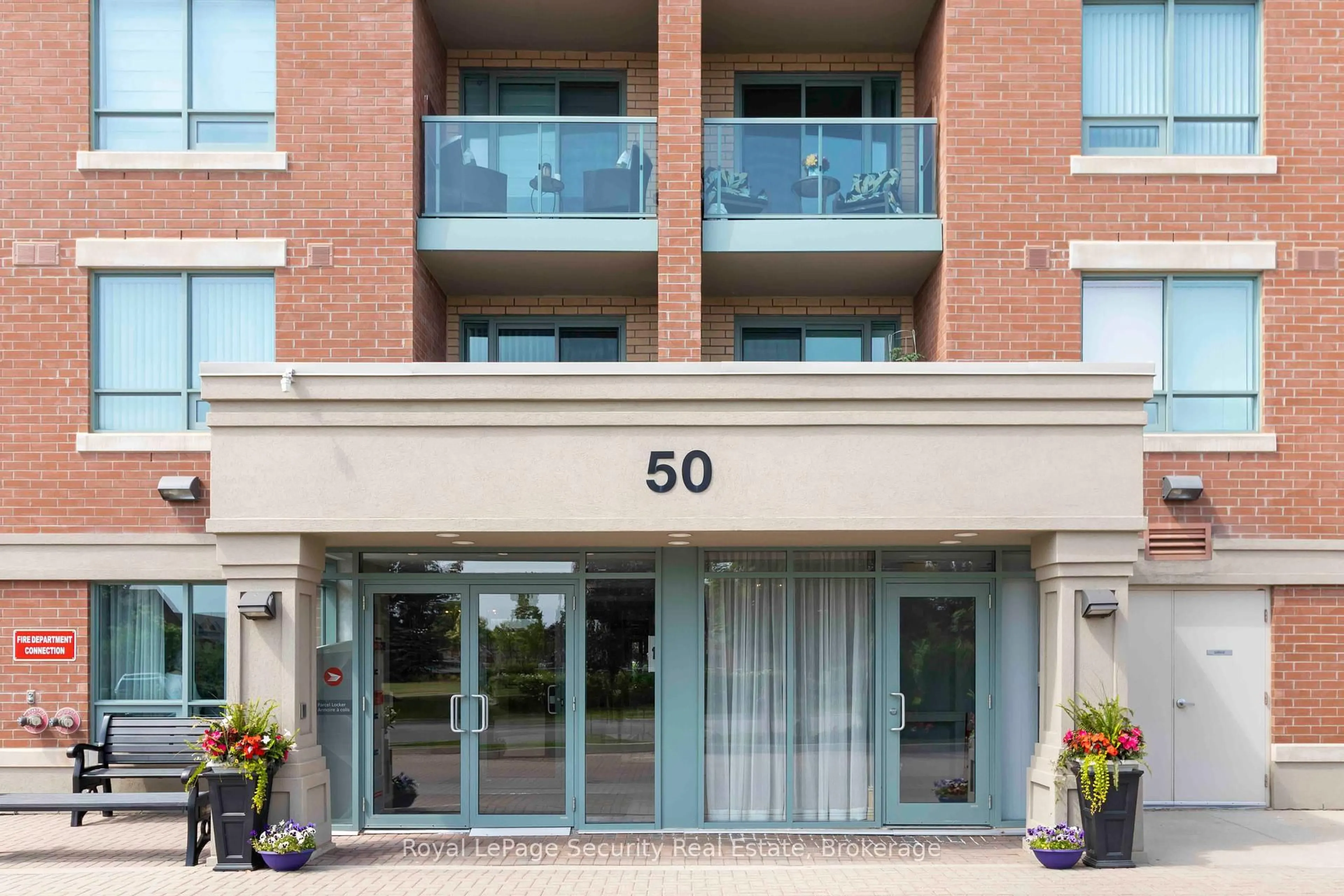 Indoor foyer for 50 Via Rosedale Way #210, Brampton Ontario L6R 3Z7