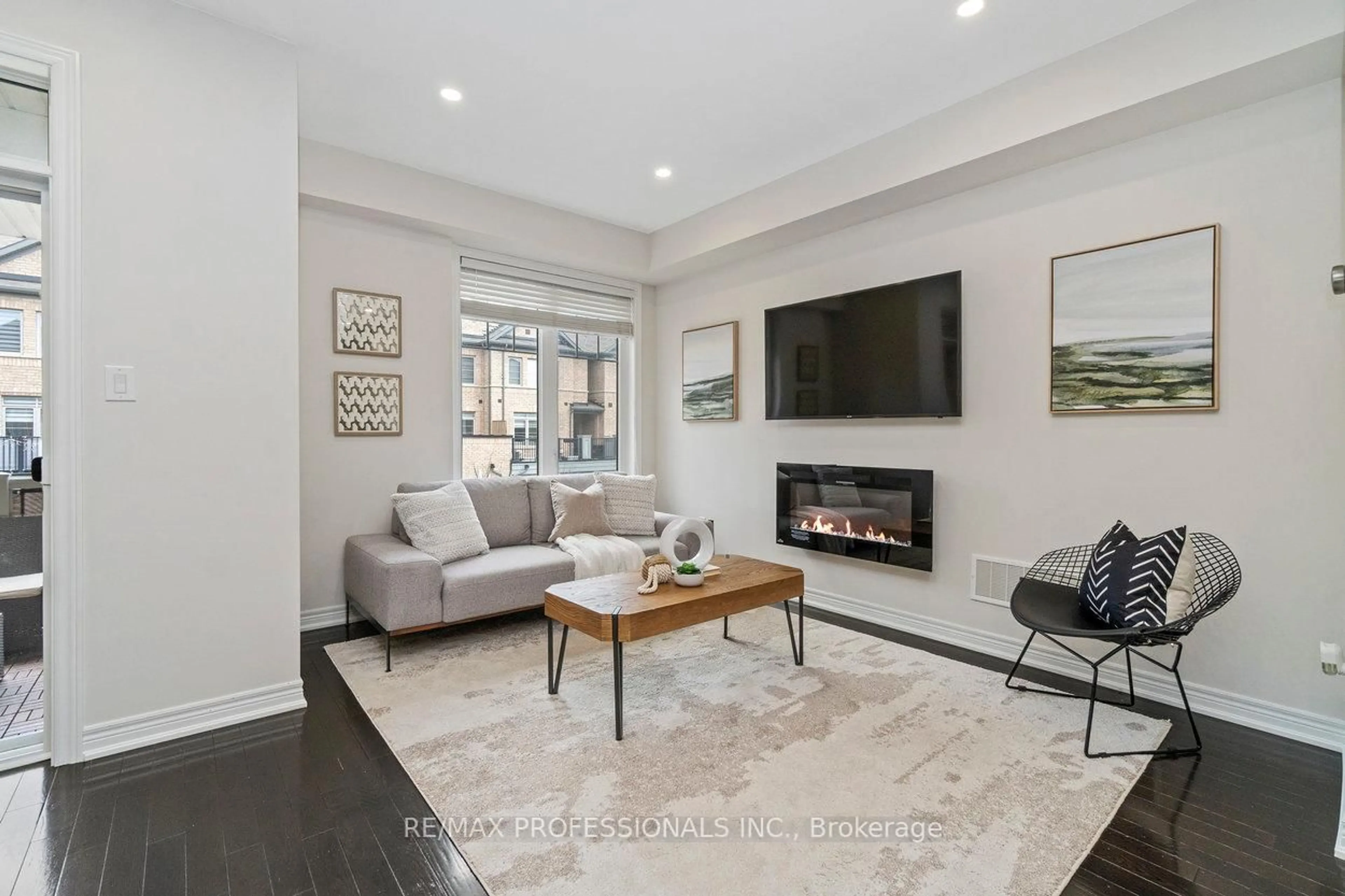 Living room with furniture, unknown for 22 Haymarket Dr, Brampton Ontario L7A 5C3