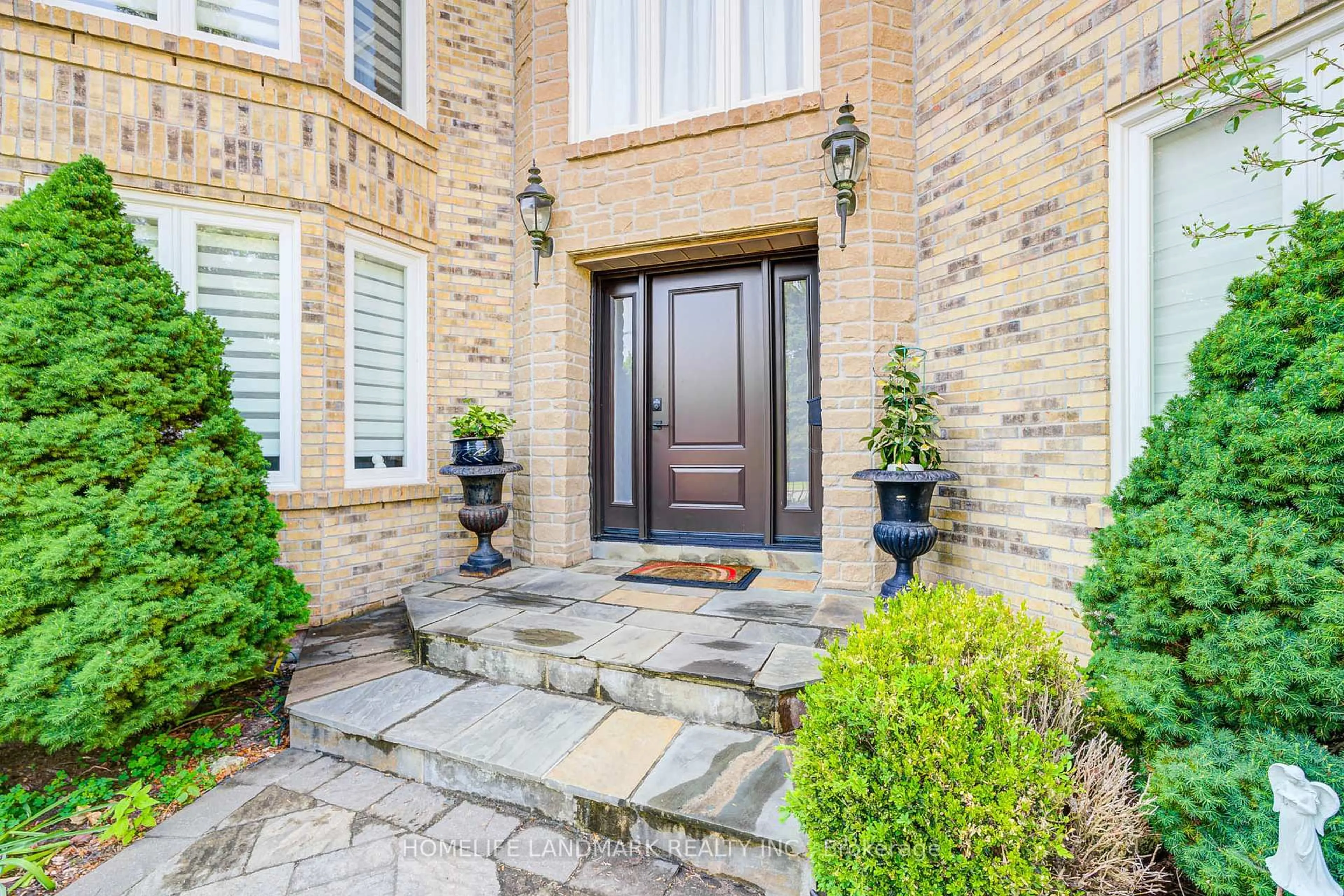 Indoor entryway for 1248 Old Colony Rd, Oakville Ontario L6M 1J8