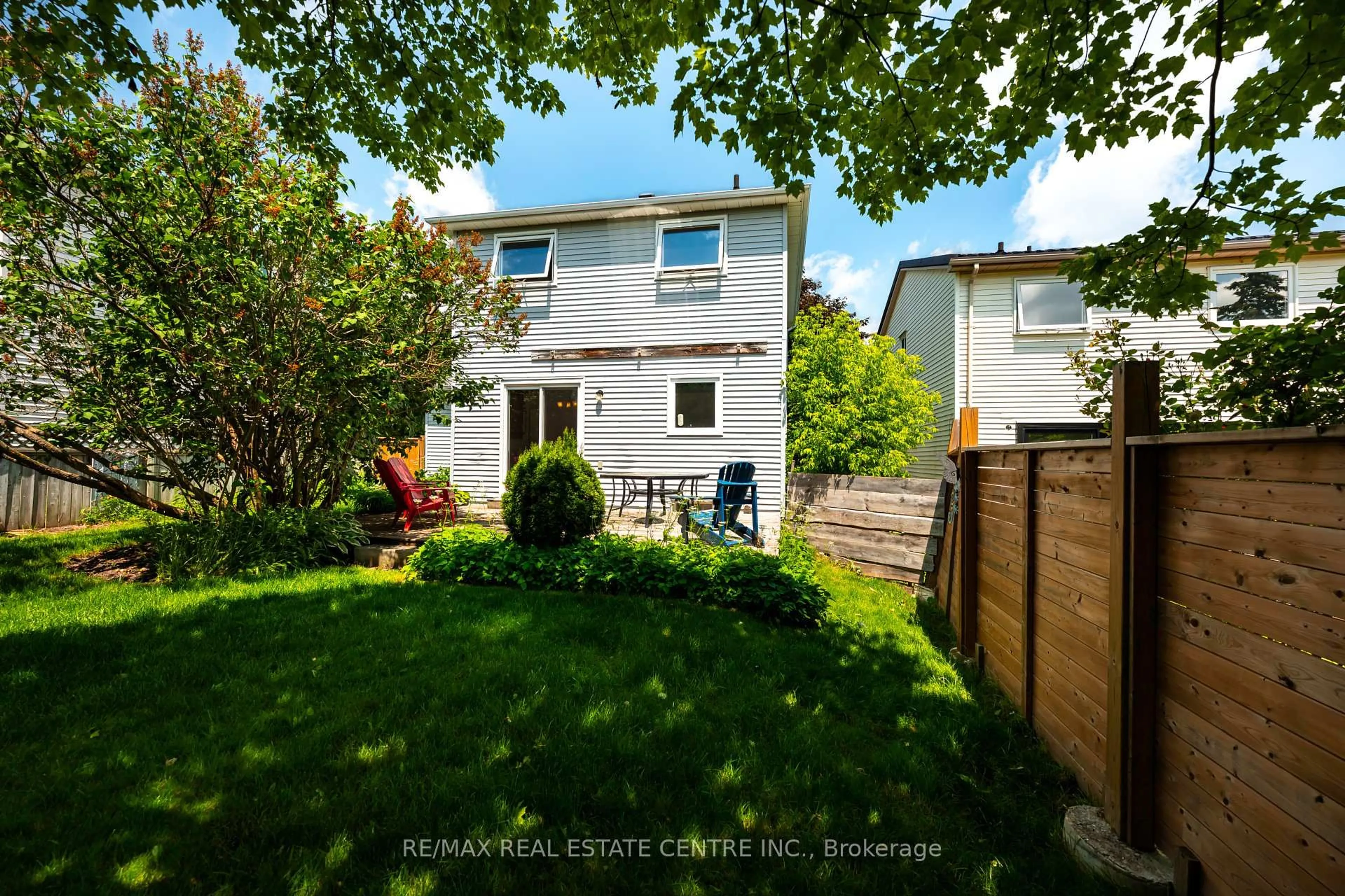 A pic from outside/outdoor area/front of a property/back of a property/a pic from drone, street for 312 Faith Dr, Orangeville Ontario L9W 4P8