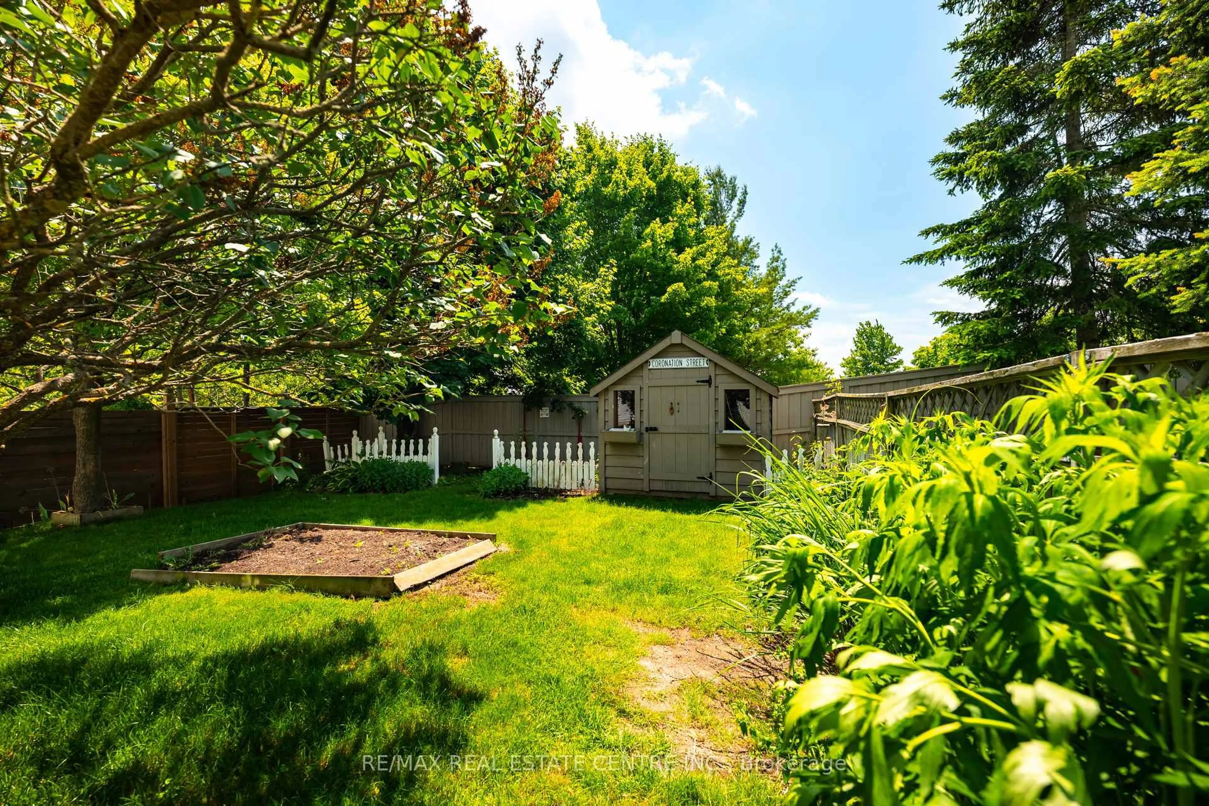 Patio, unknown for 312 Faith Dr, Orangeville Ontario L9W 4P8