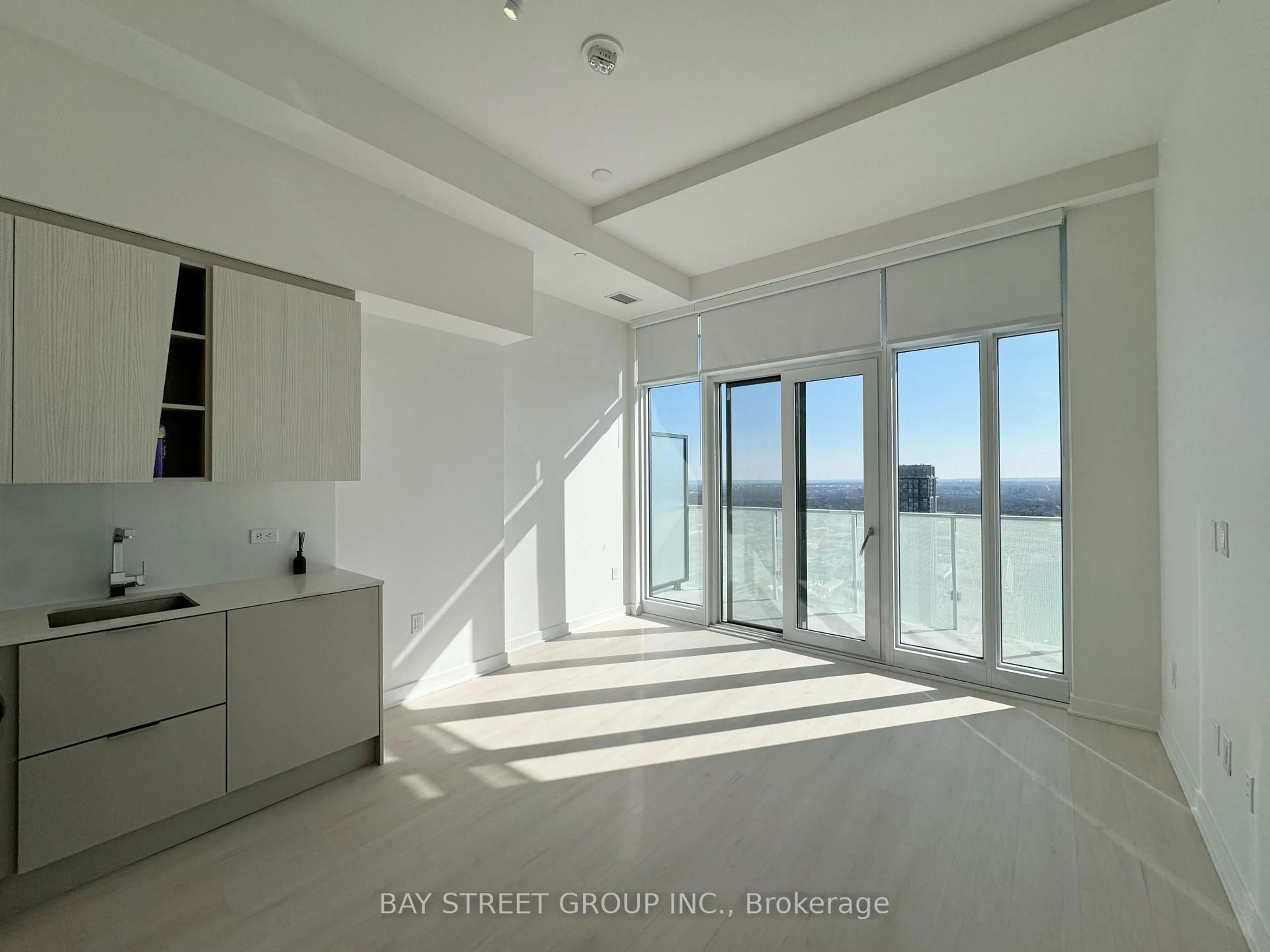 A pic of a room for 3900 Confederation Pkwy #4805, Mississauga Ontario L5B 0M3