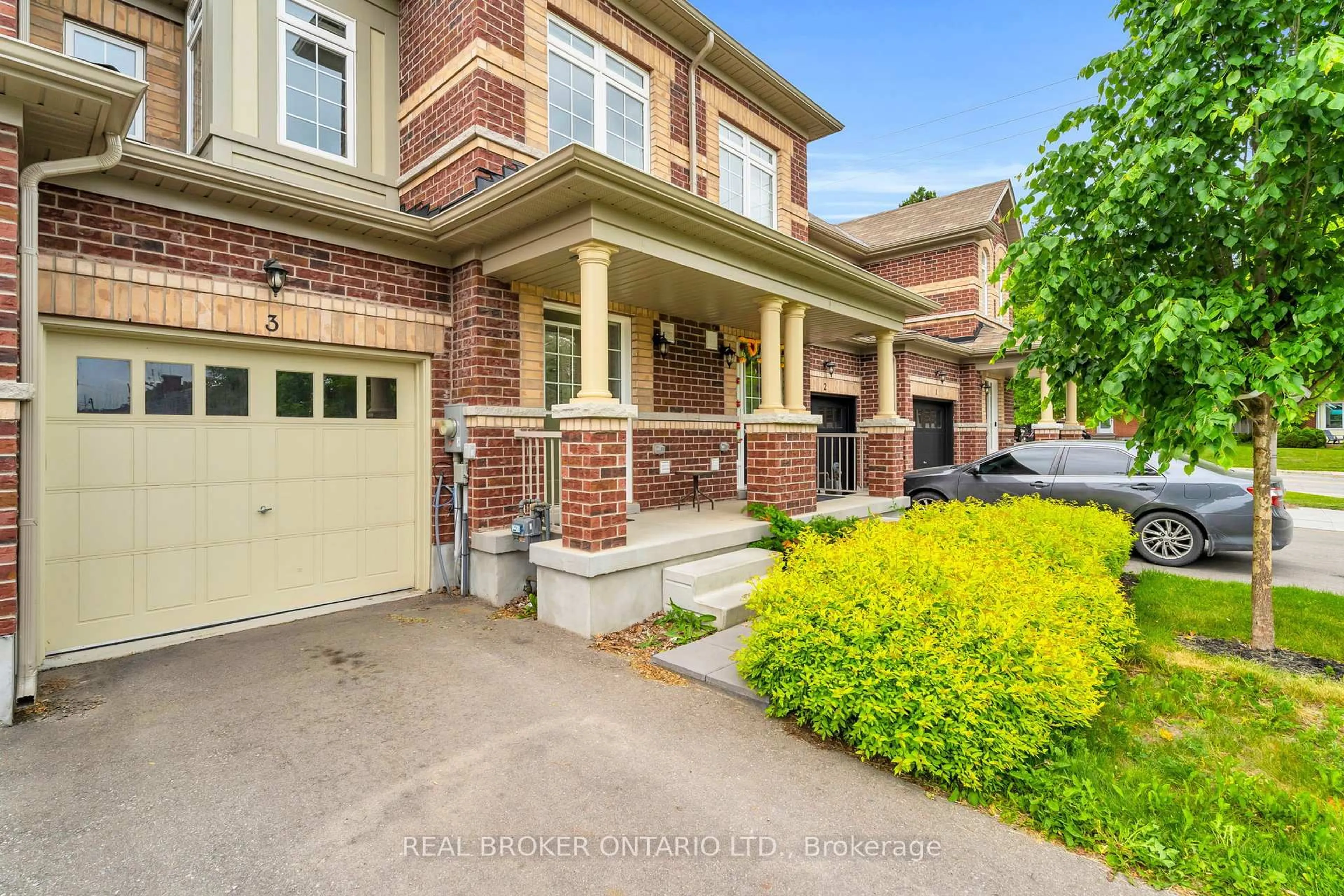 Home with brick exterior material, street for 31 Townline #3, Orangeville Ontario L9W 1T6