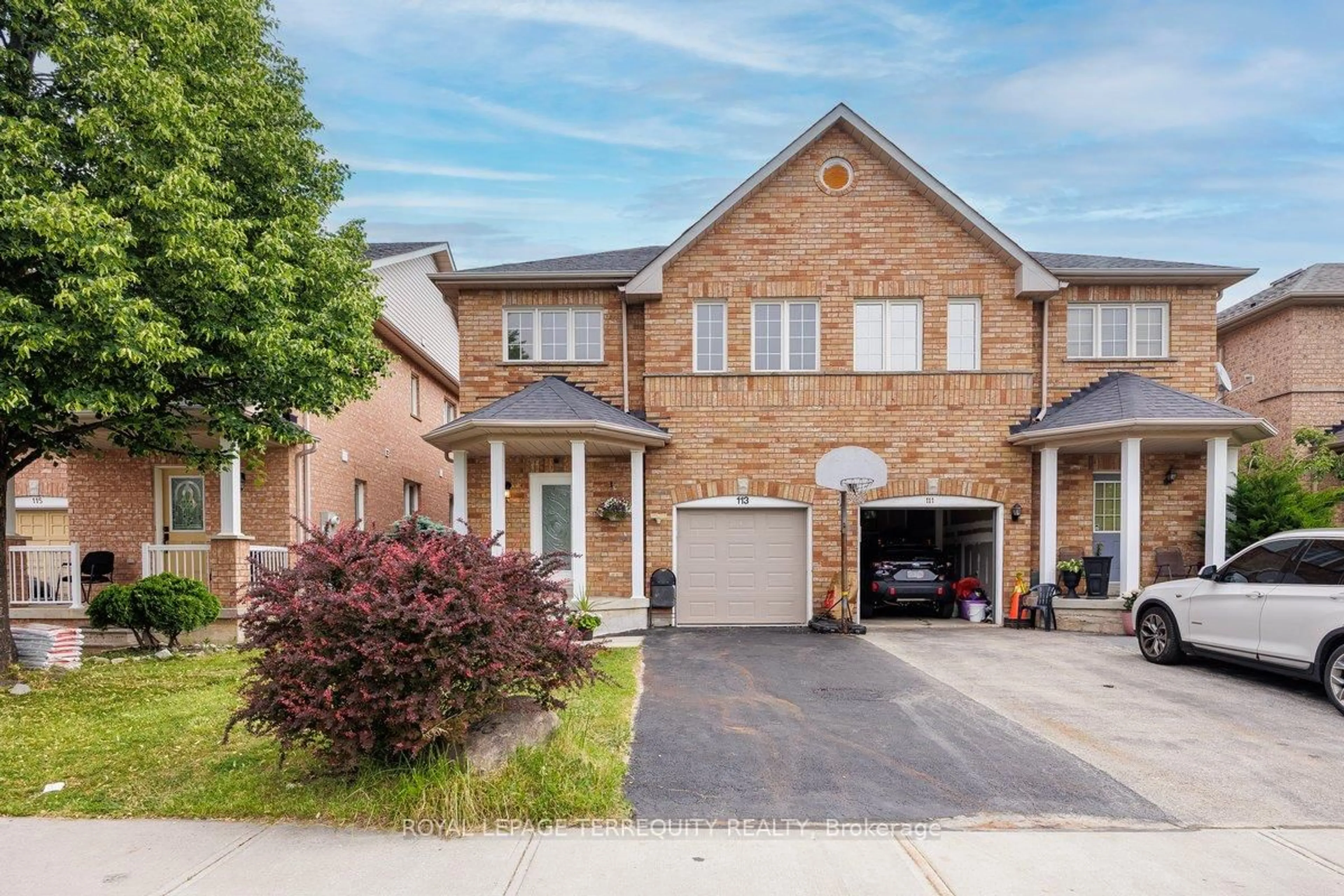 Home with brick exterior material, street for 113 Sewells Lane, Brampton Ontario L7A 2Z7