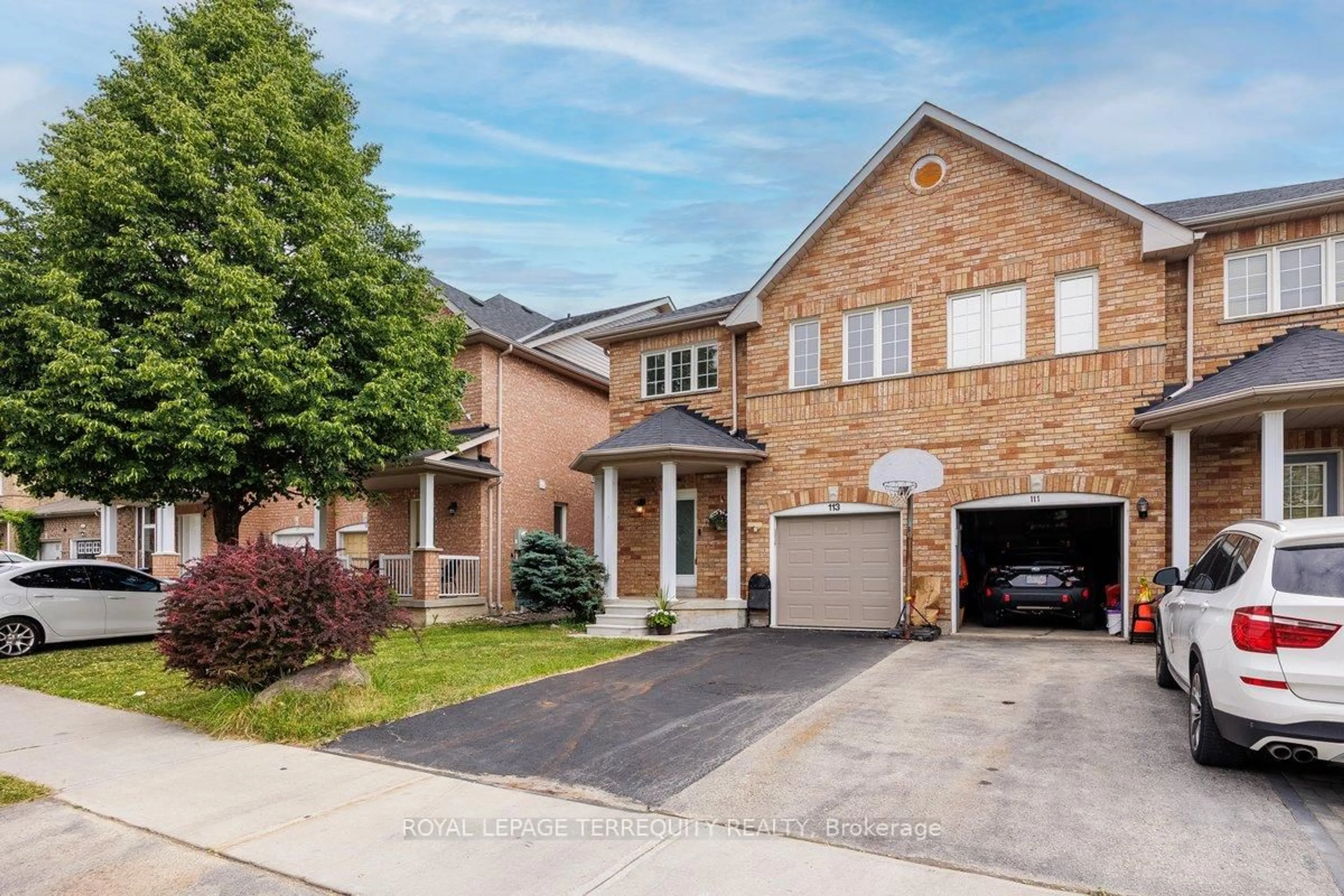 Home with brick exterior material, street for 113 Sewells Lane, Brampton Ontario L7A 2Z7