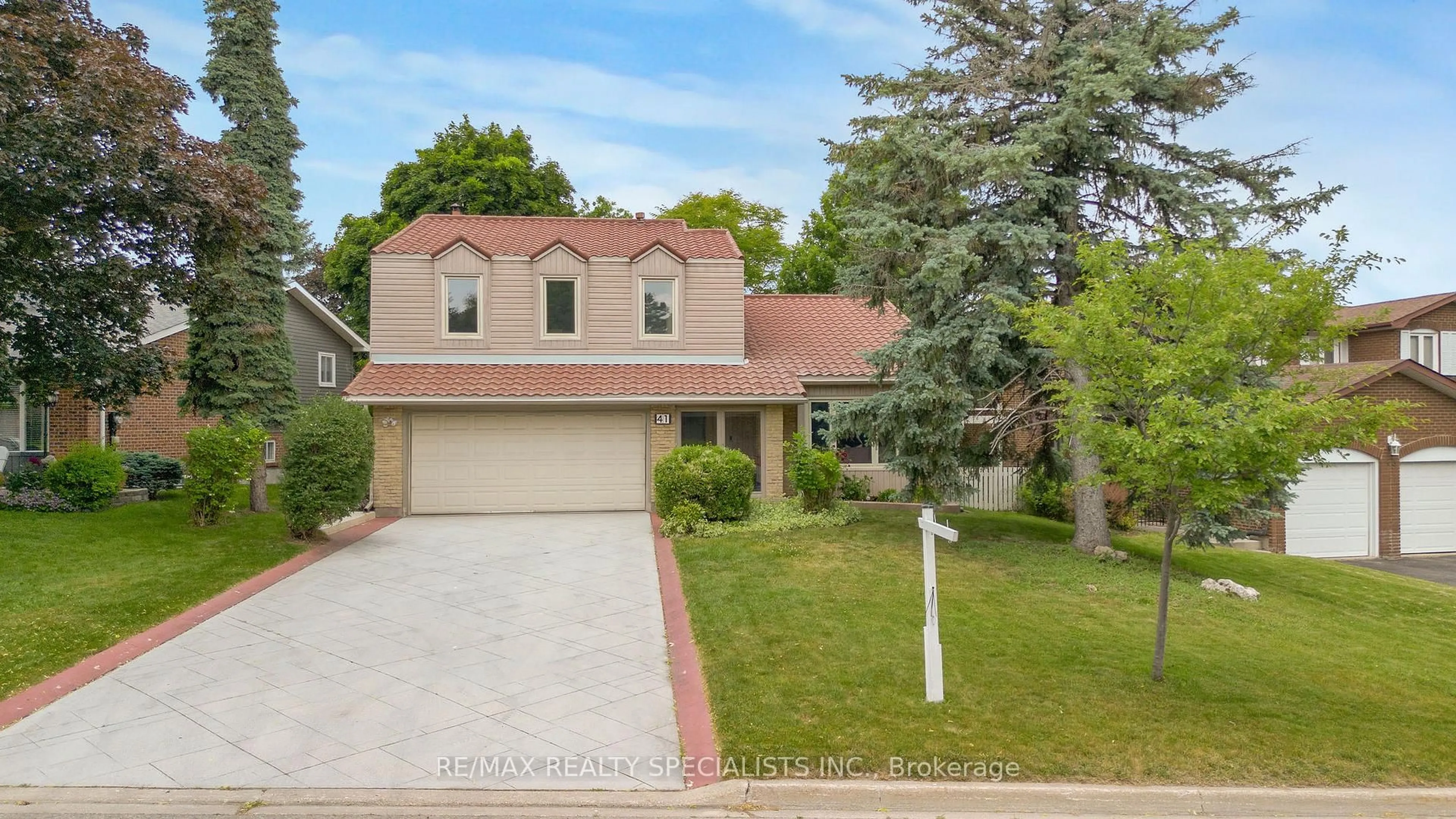 Home with brick exterior material, street for 41 Mansfield St, Brampton Ontario L6S 2X8