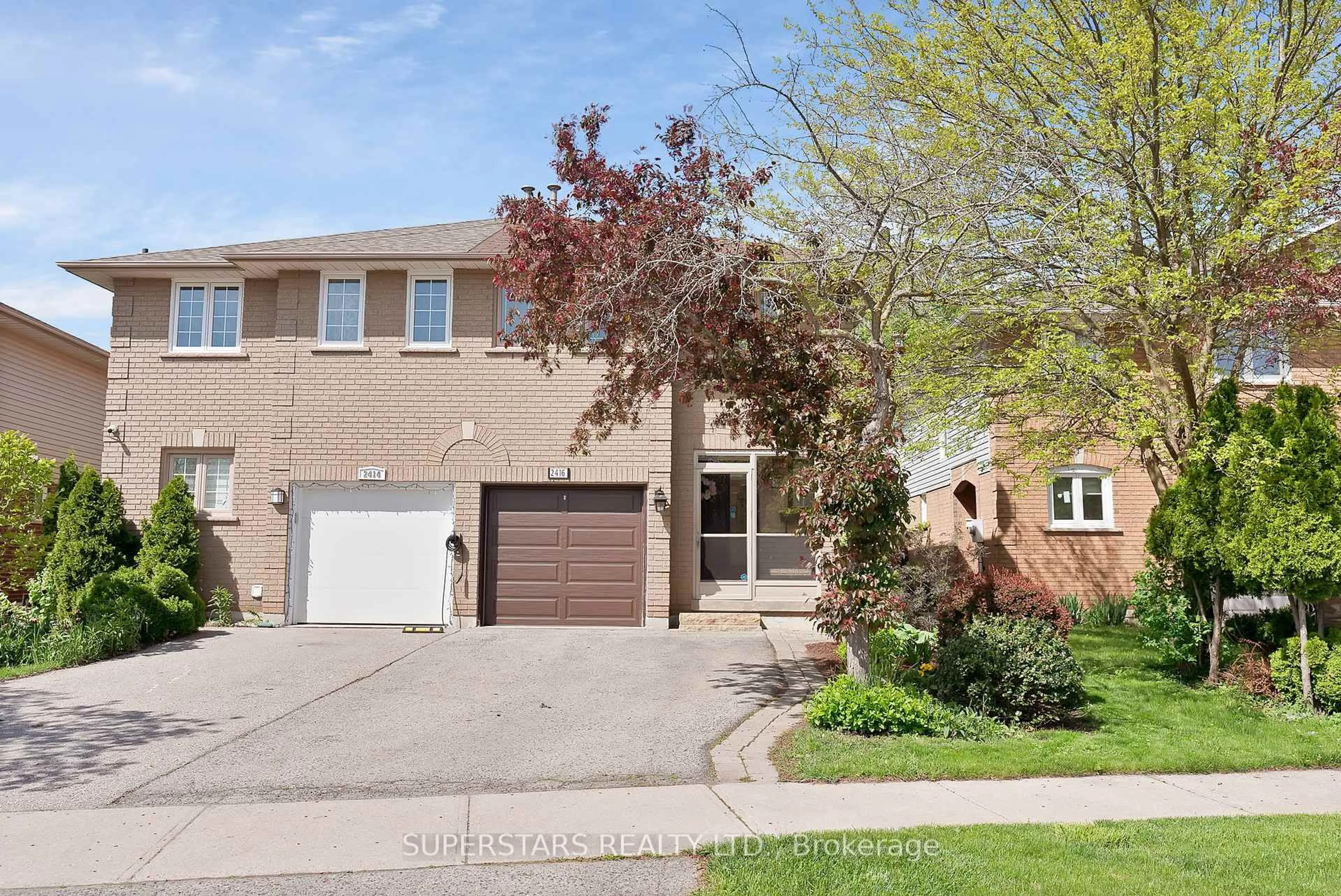 Home with brick exterior material, street for 2416 Susquehanna Crt, Oakville Ontario L6H 5Y8