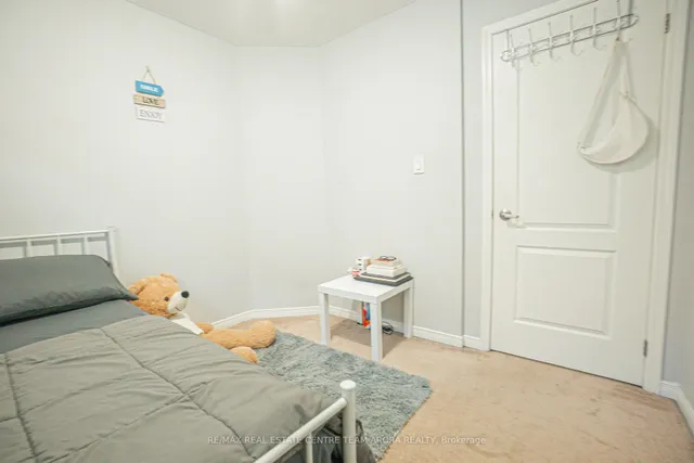 Additional image 9 of 157 Baffin Cres